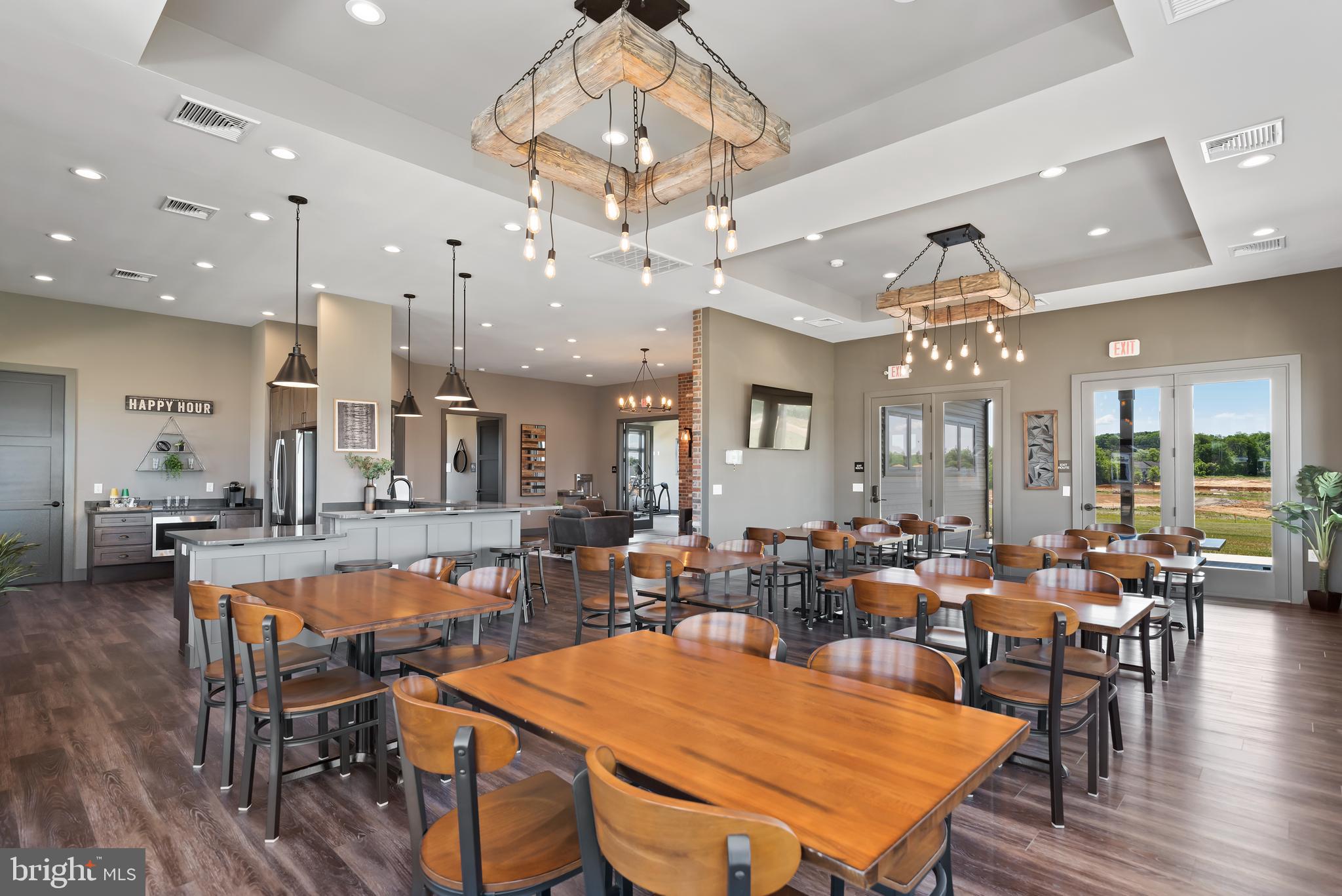 MADISON COURT - Residential