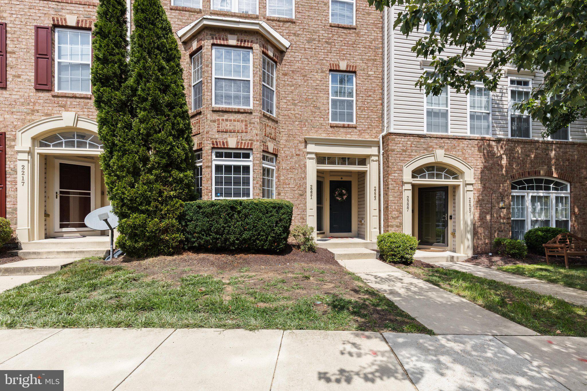 2221 IVY LANE G-9