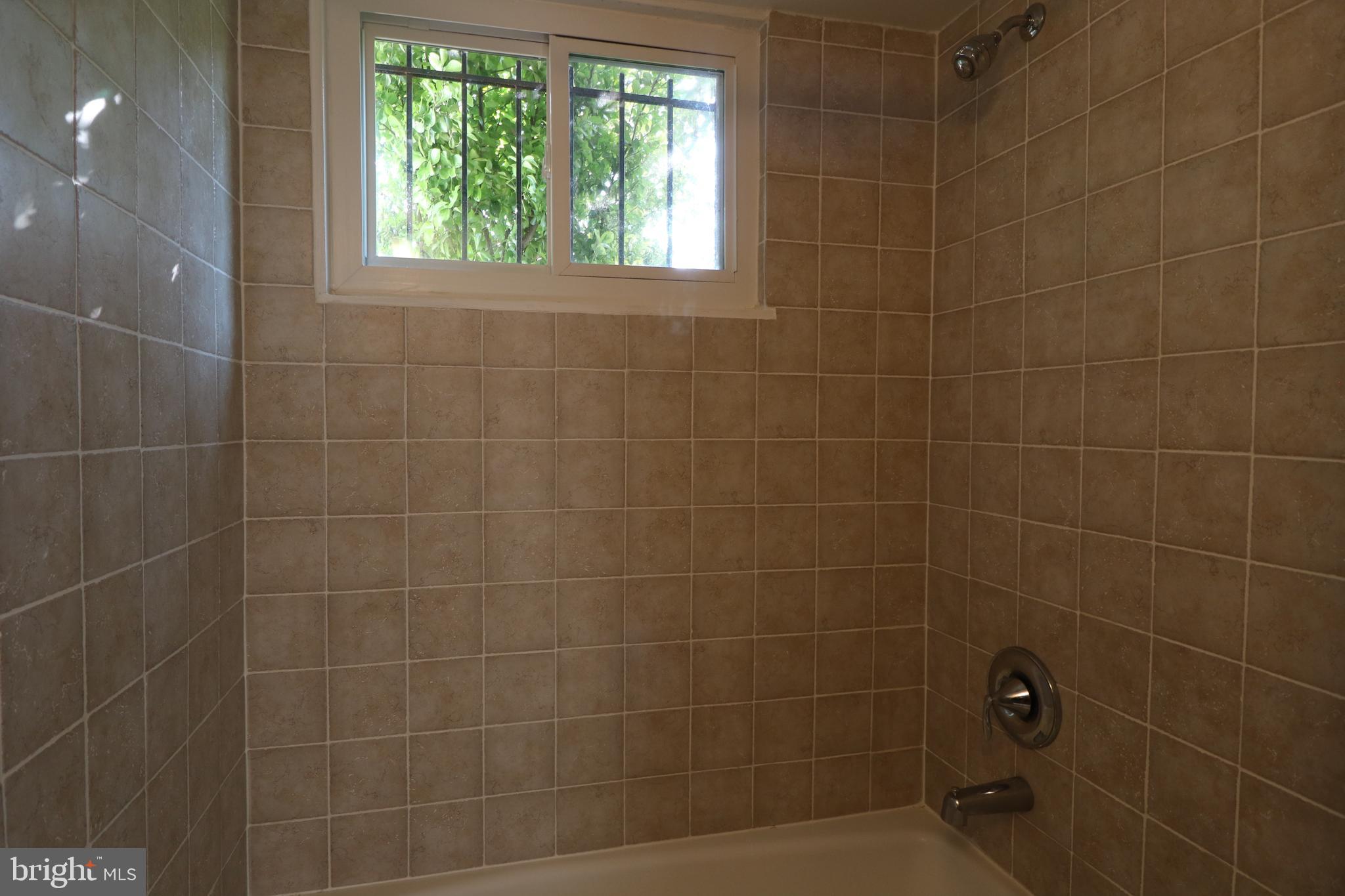 CARROLL KNOLLS - Residential Lease