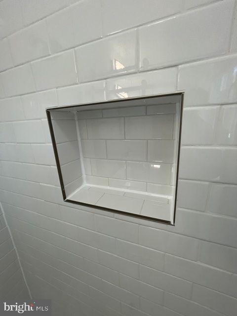 CARROLL KNOLLS - Residential Lease