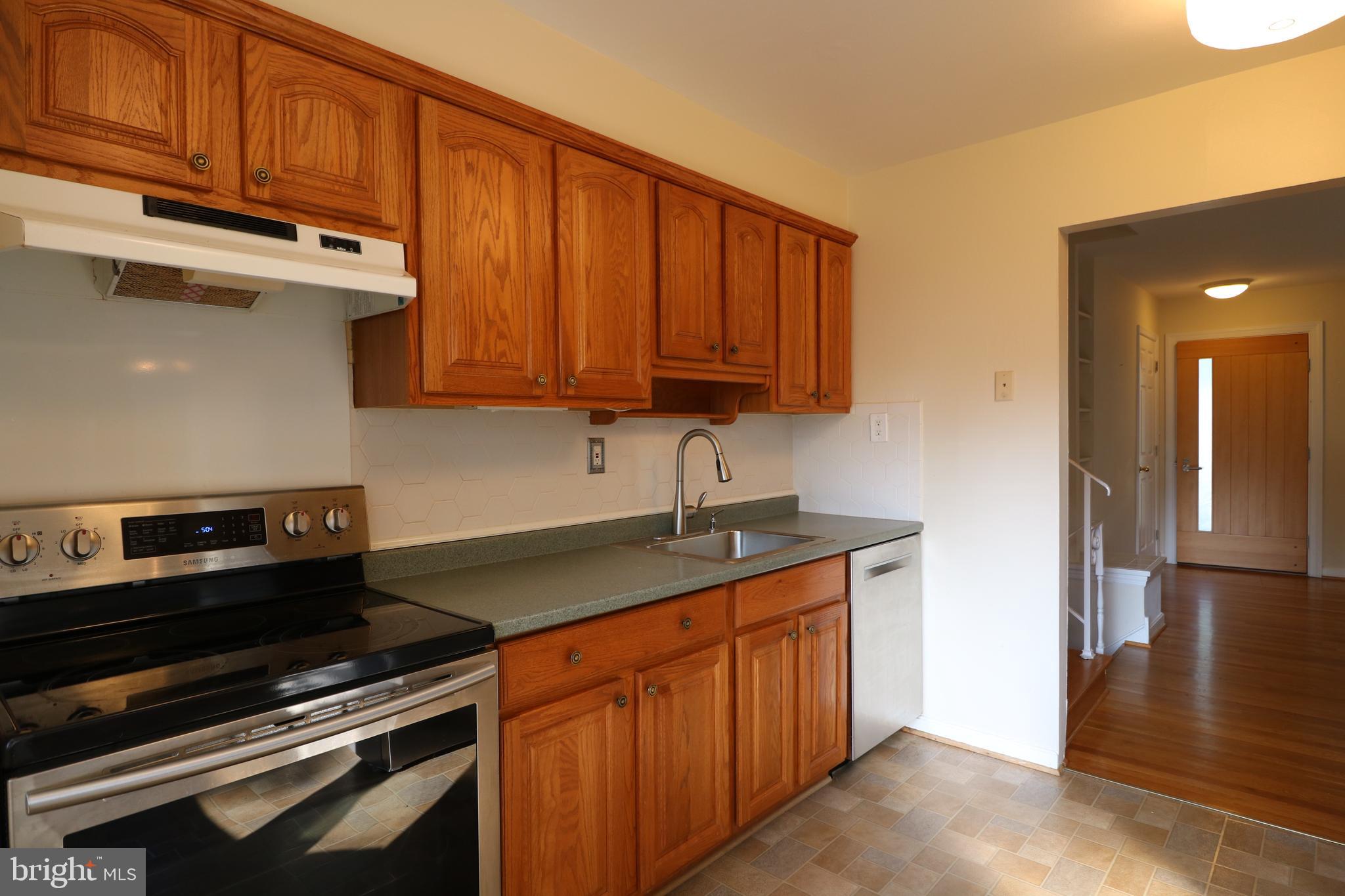 CARROLL KNOLLS - Residential Lease