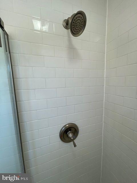 CARROLL KNOLLS - Residential Lease