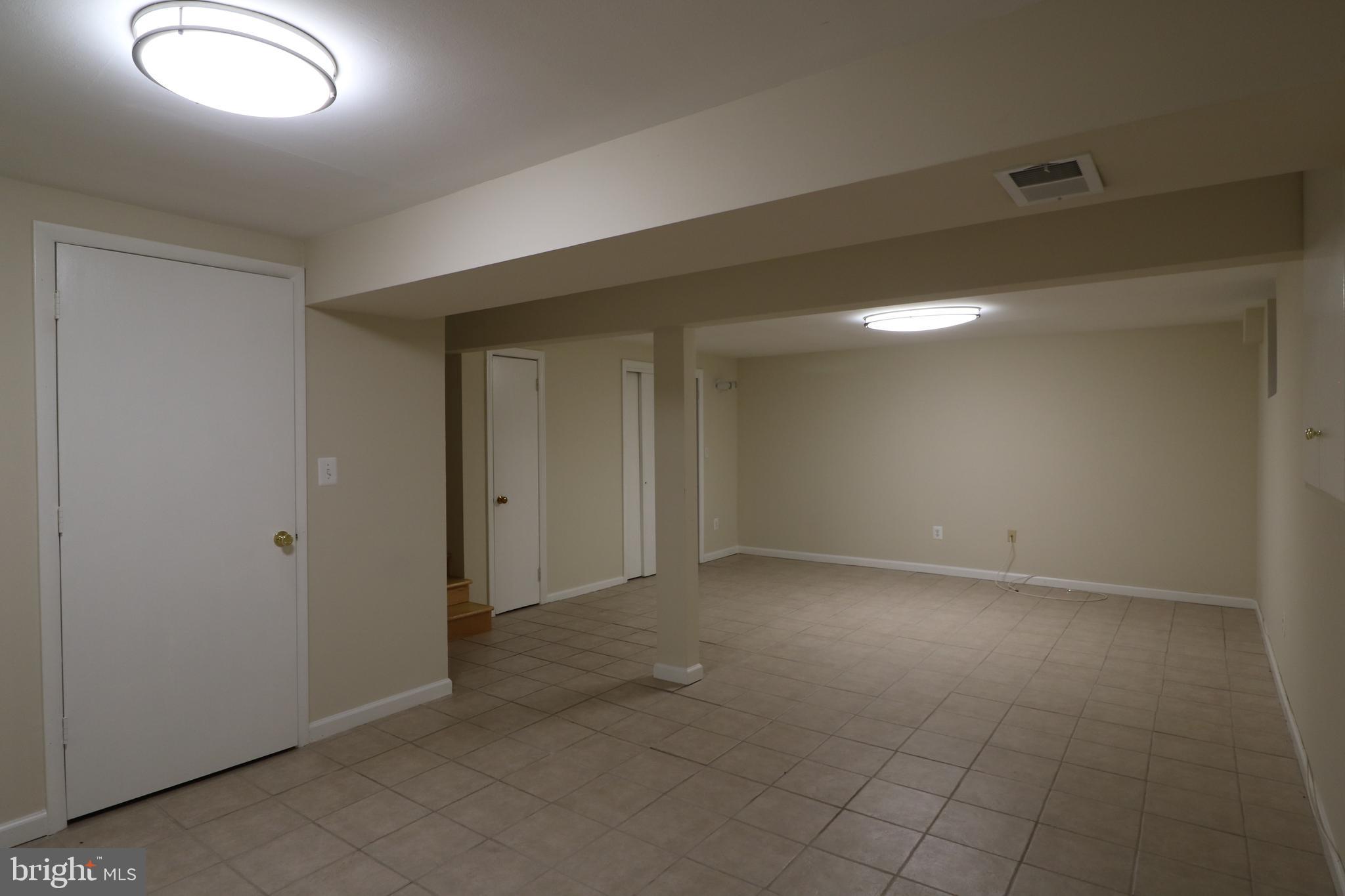 CARROLL KNOLLS - Residential Lease