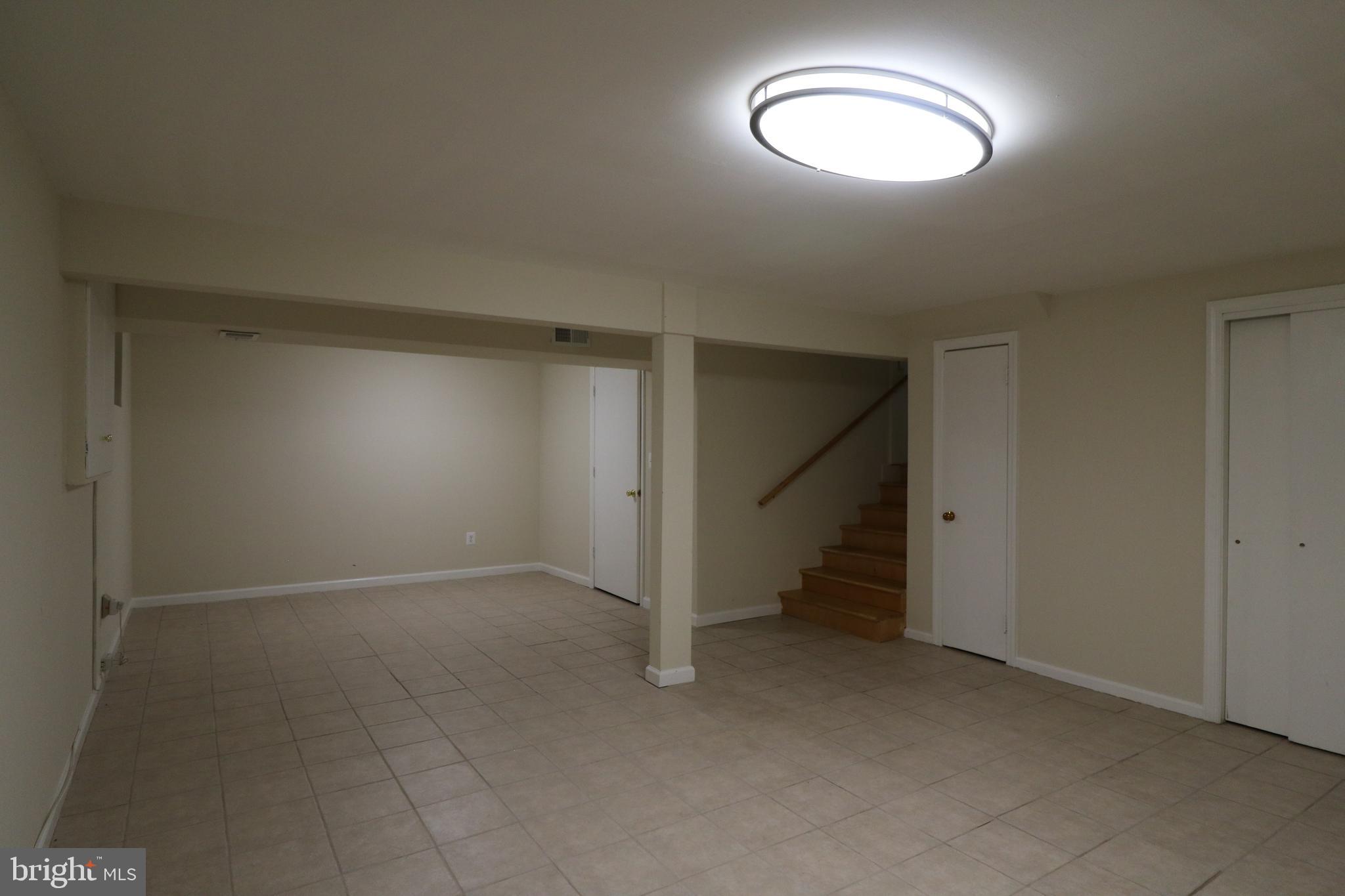 CARROLL KNOLLS - Residential Lease