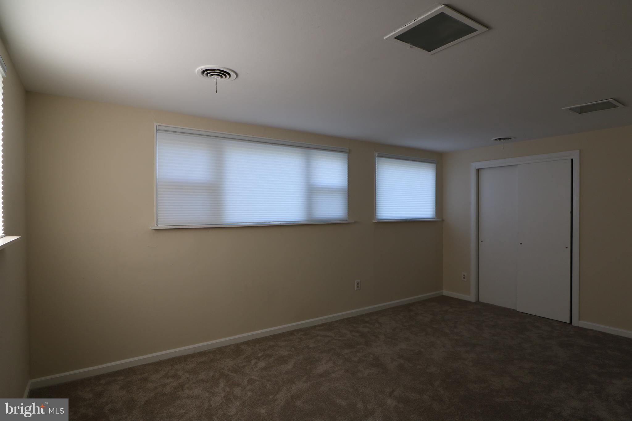 CARROLL KNOLLS - Residential Lease