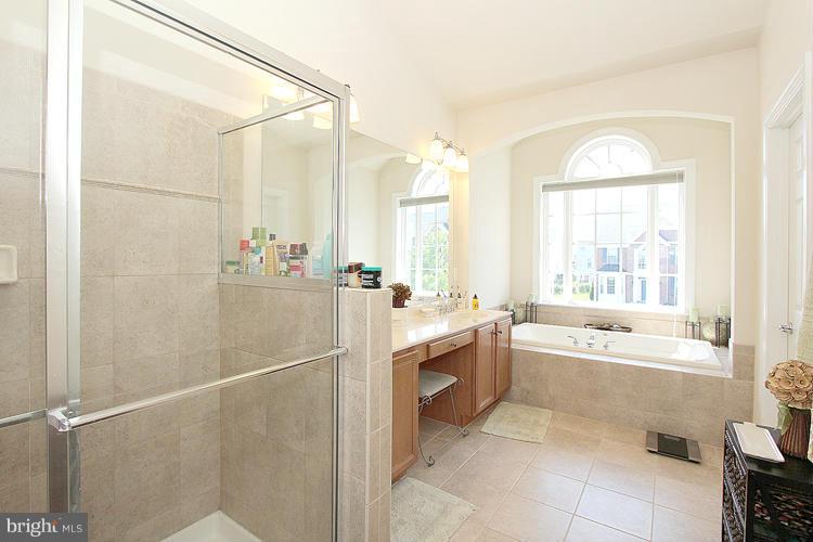 PORT POTOMAC - Residential