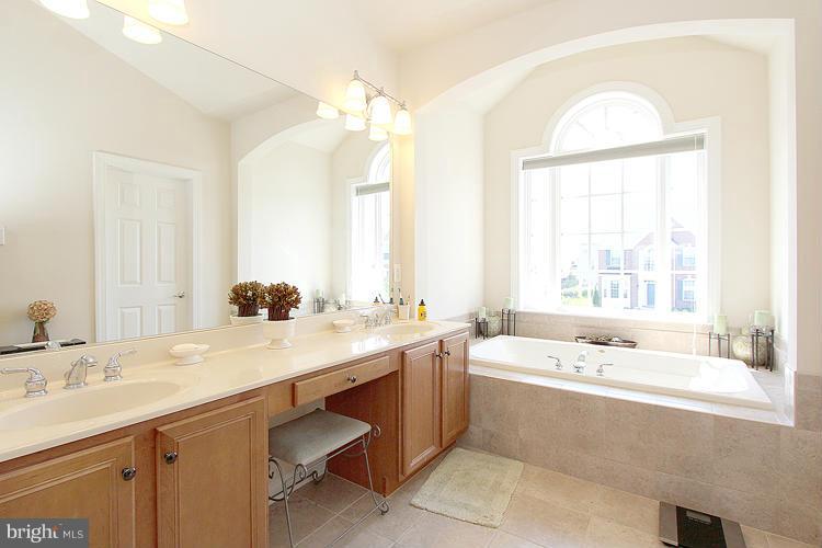 PORT POTOMAC - Residential