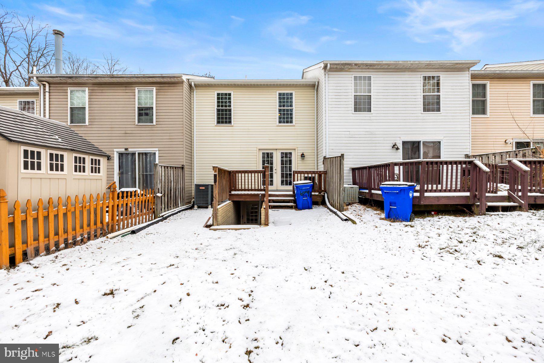 ROBIN MEADOWS - Residential