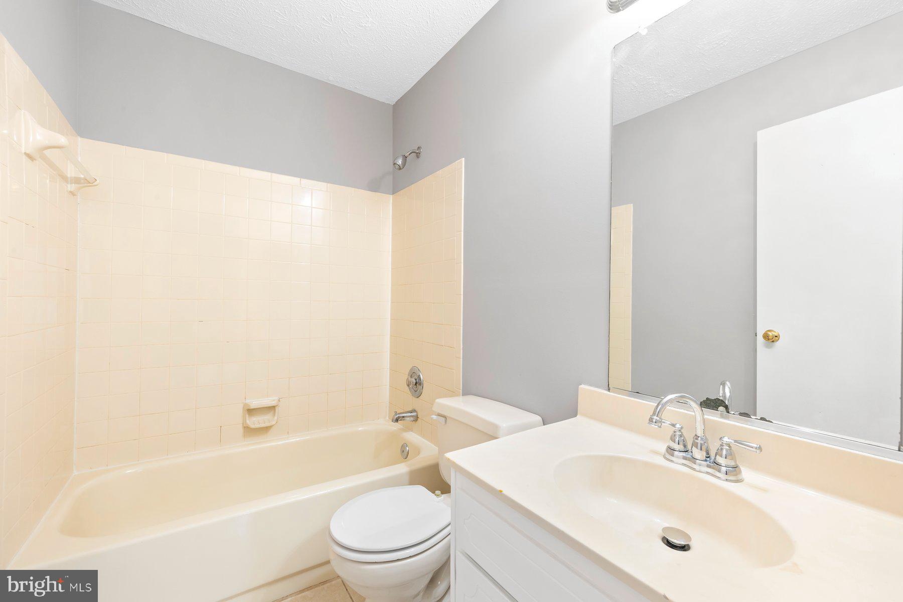 ROBIN MEADOWS - Residential