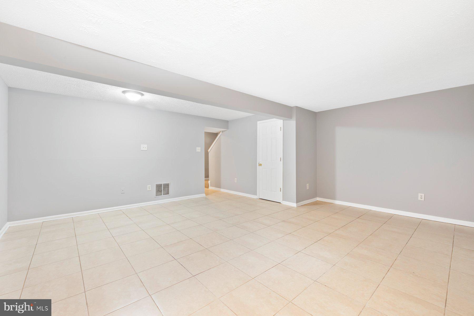 ROBIN MEADOWS - Residential