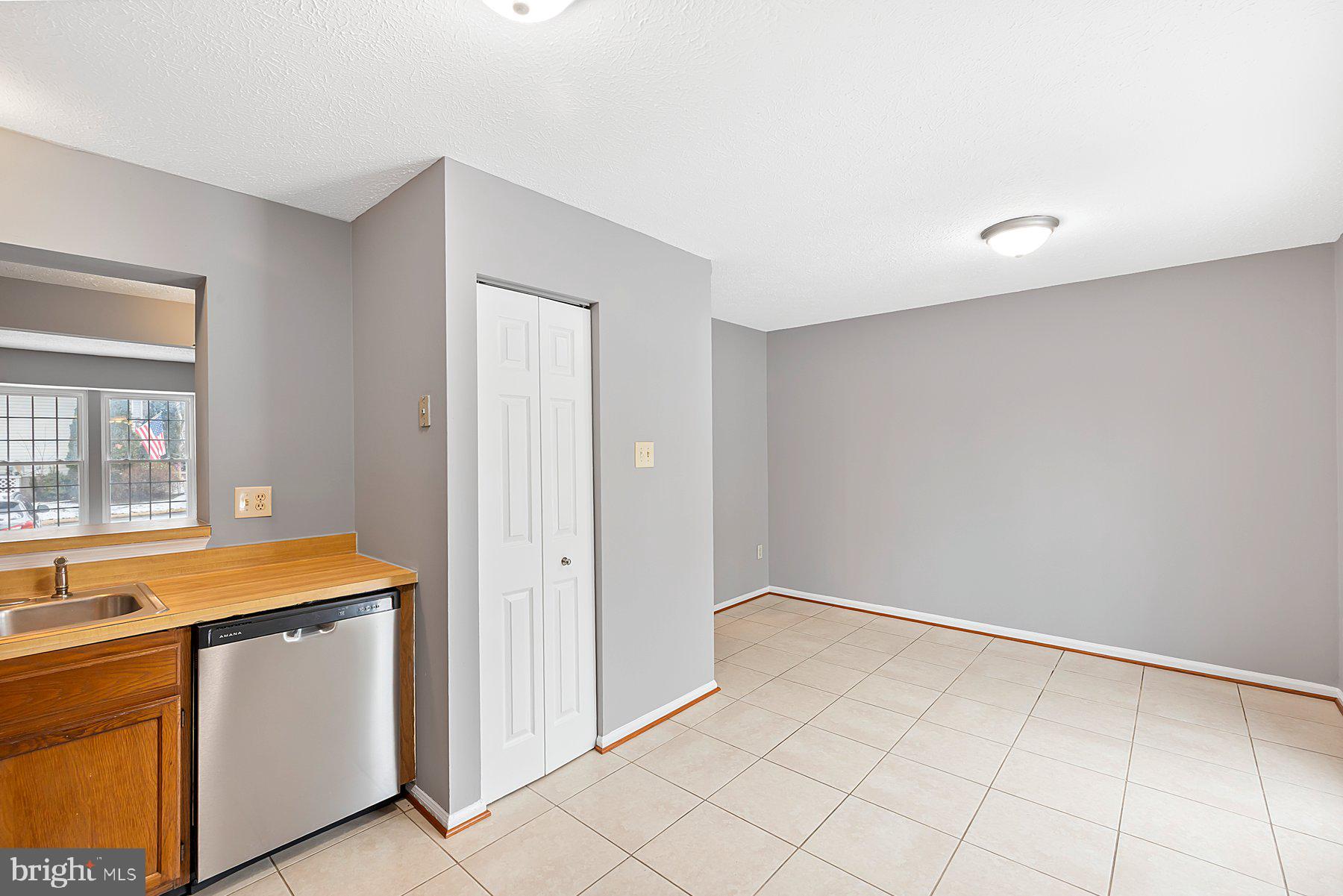 ROBIN MEADOWS - Residential