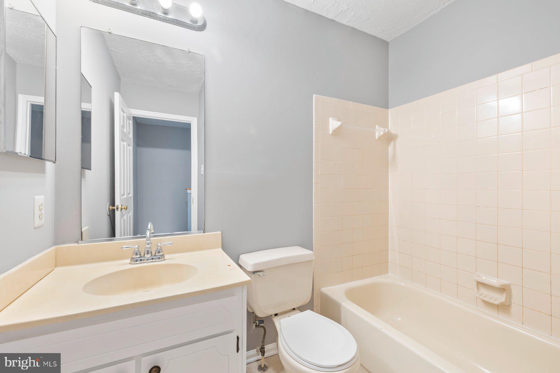 ROBIN MEADOWS - Residential