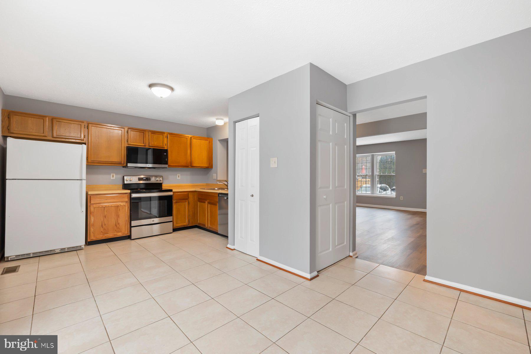 ROBIN MEADOWS - Residential