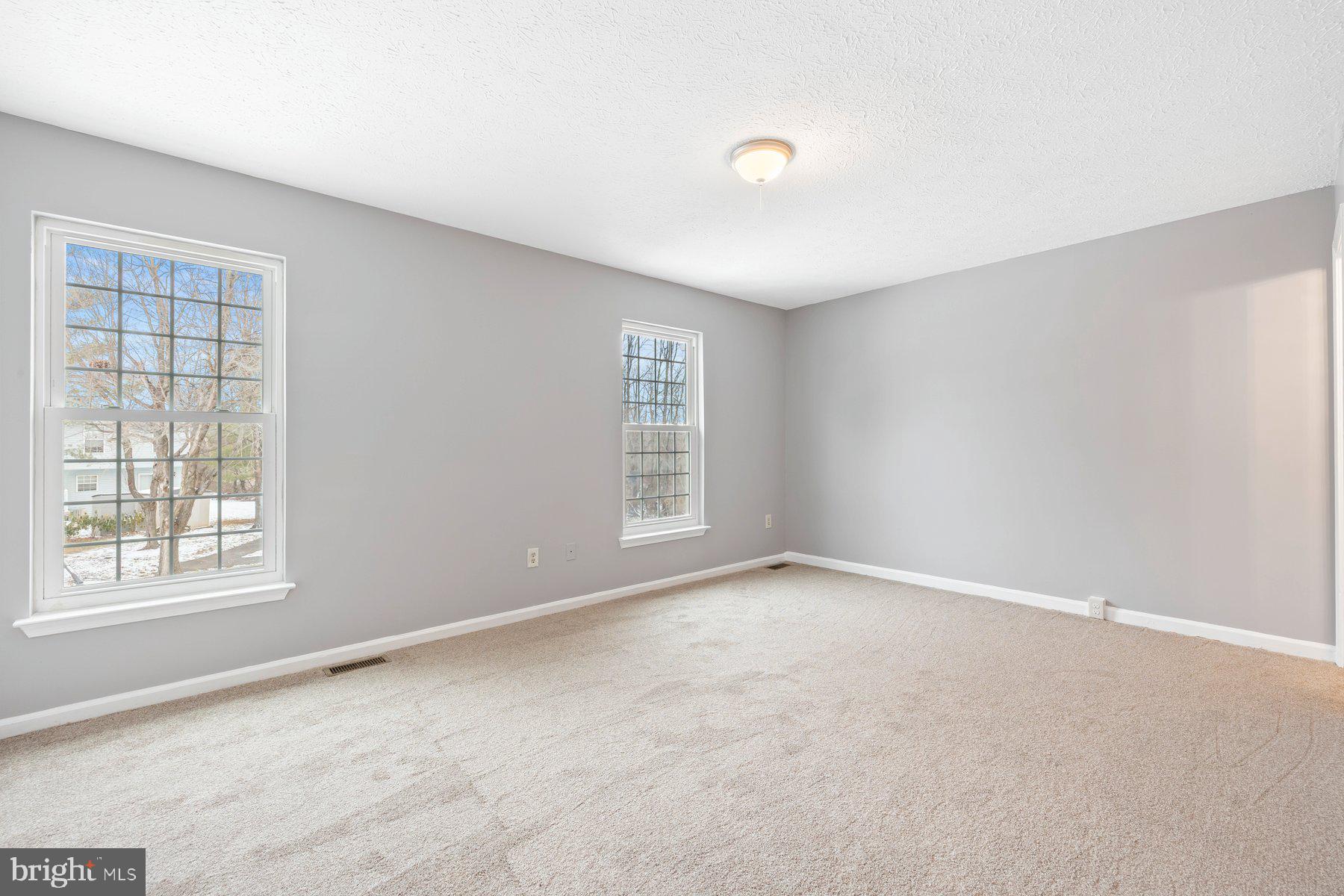 ROBIN MEADOWS - Residential