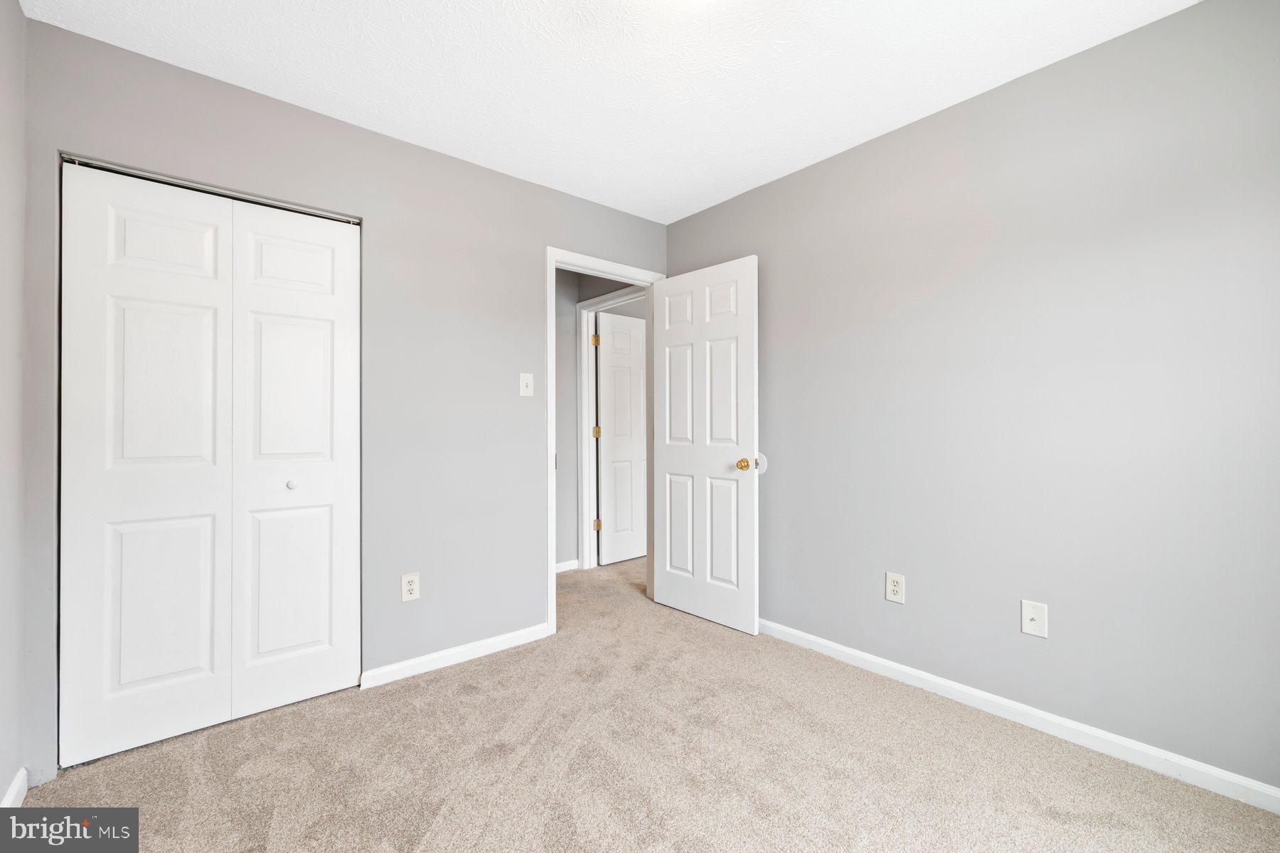 ROBIN MEADOWS - Residential