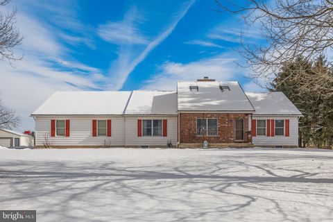 Photo of 32 Quail Drive, BEVERLY, NJ 08010 (MLS # NJBL2104394)