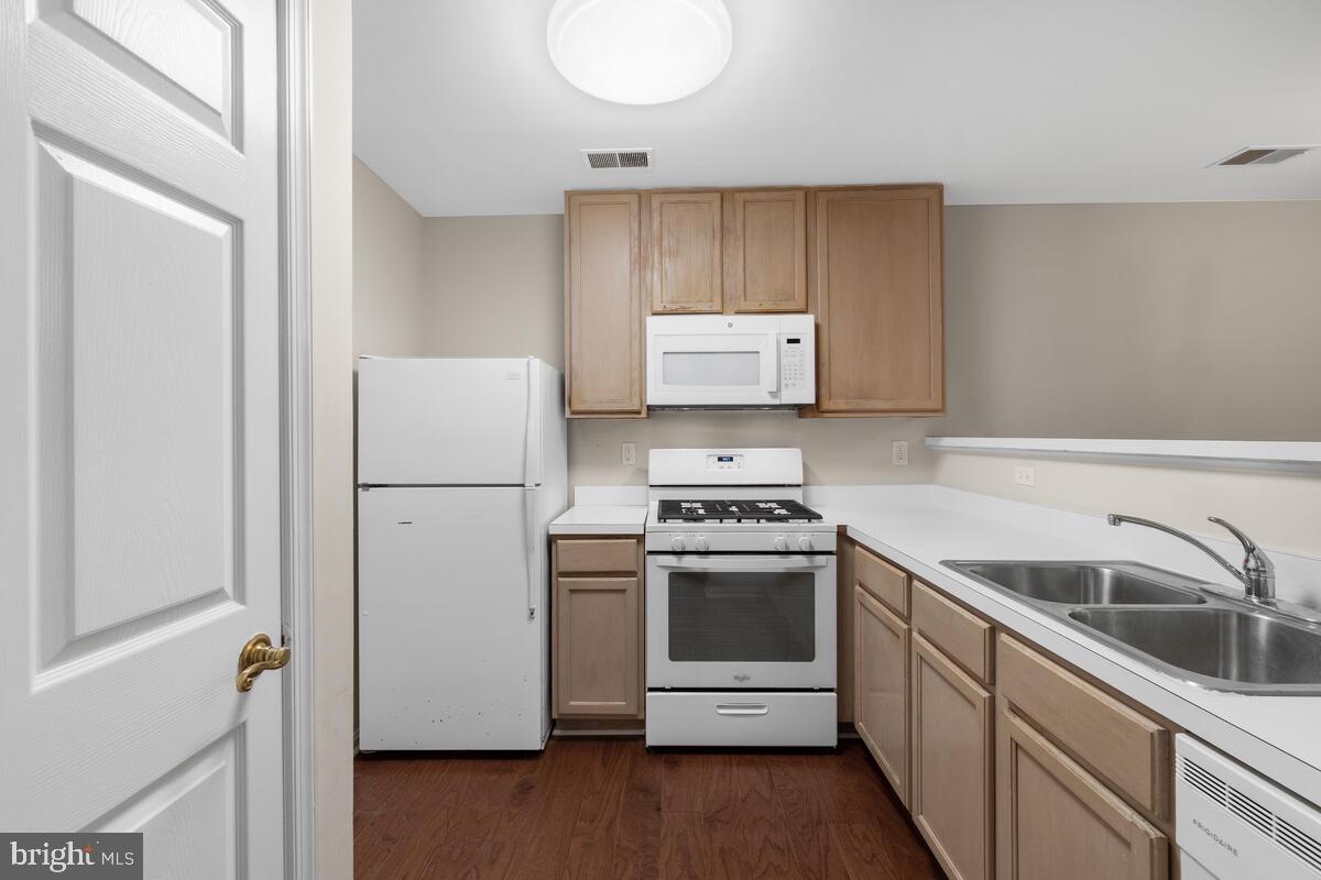 GREENBELT LAKE VILLAGE - Residential