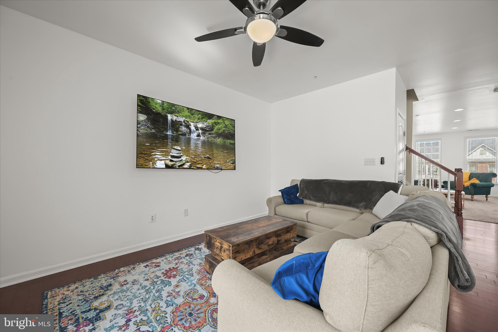 WOODMORE TOWNE CENTRE - Residential Lease