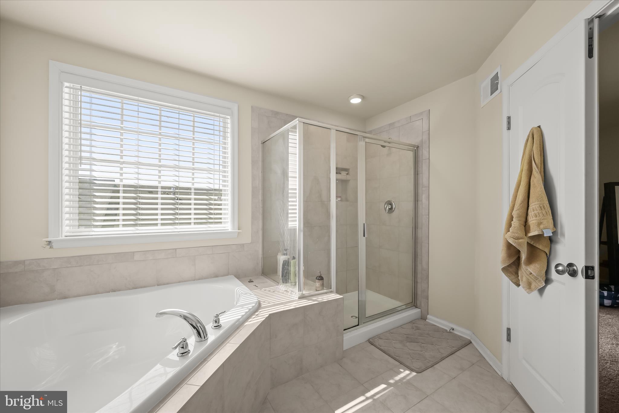 WOODMORE TOWNE CENTRE - Residential Lease