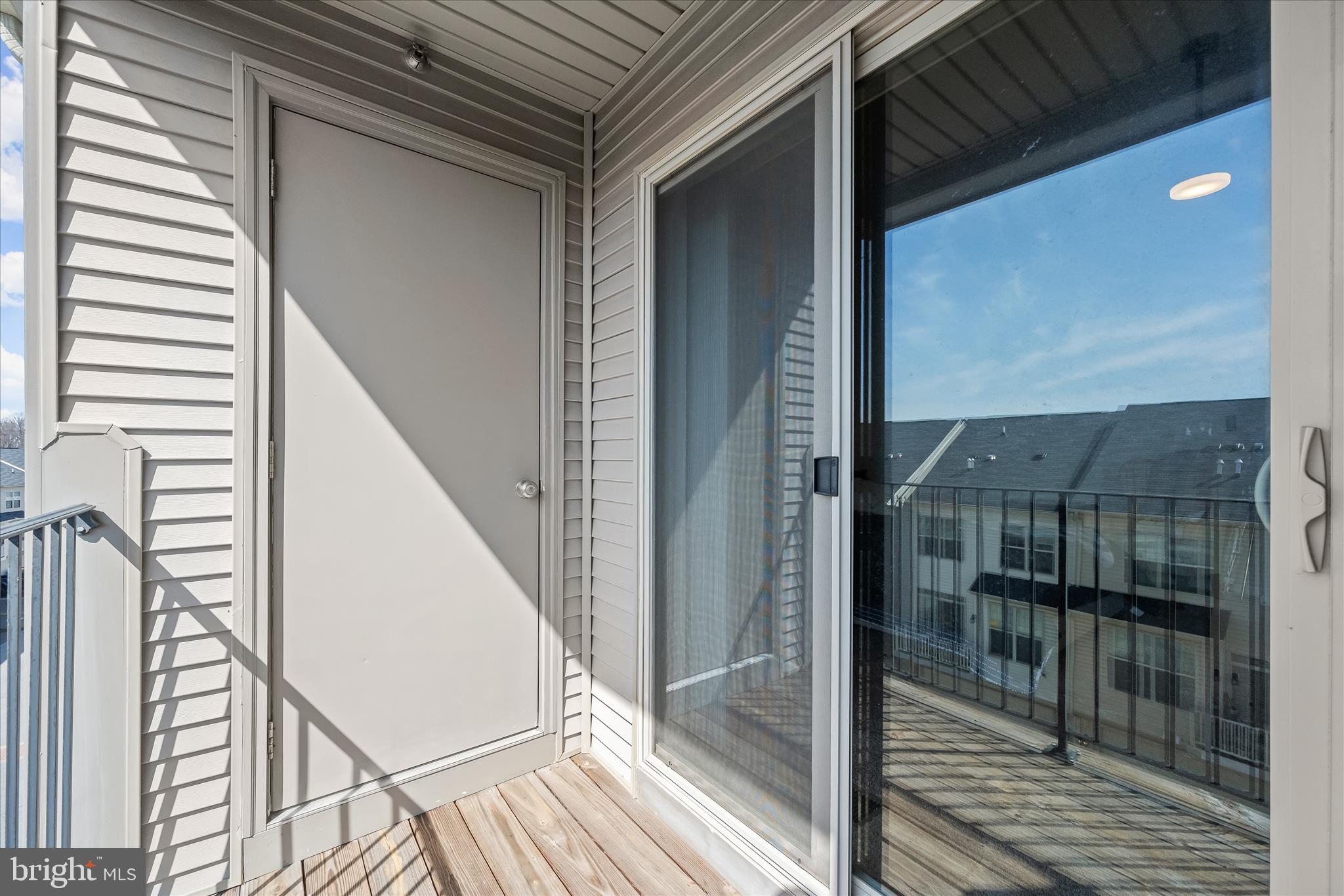 WOODMORE TOWNE CENTRE - Residential Lease