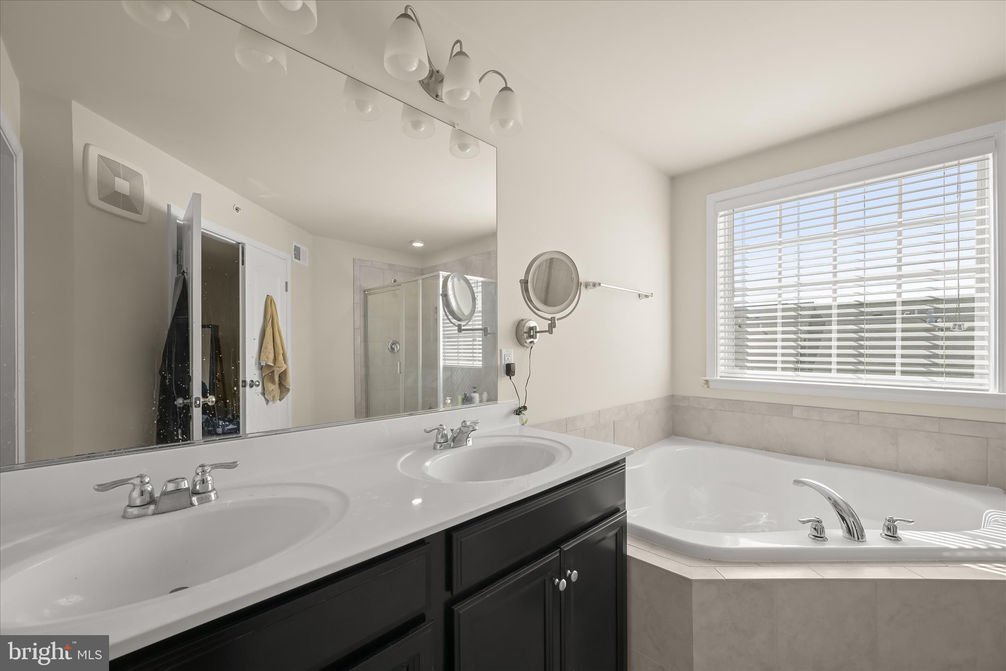 WOODMORE TOWNE CENTRE - Residential Lease