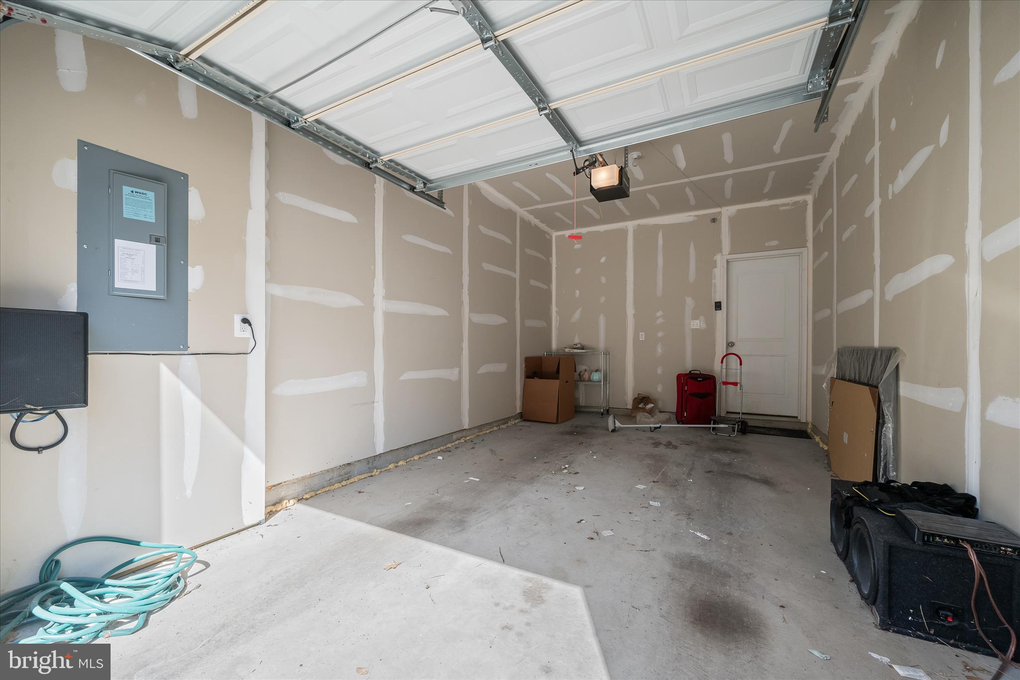 WOODMORE TOWNE CENTRE - Residential Lease