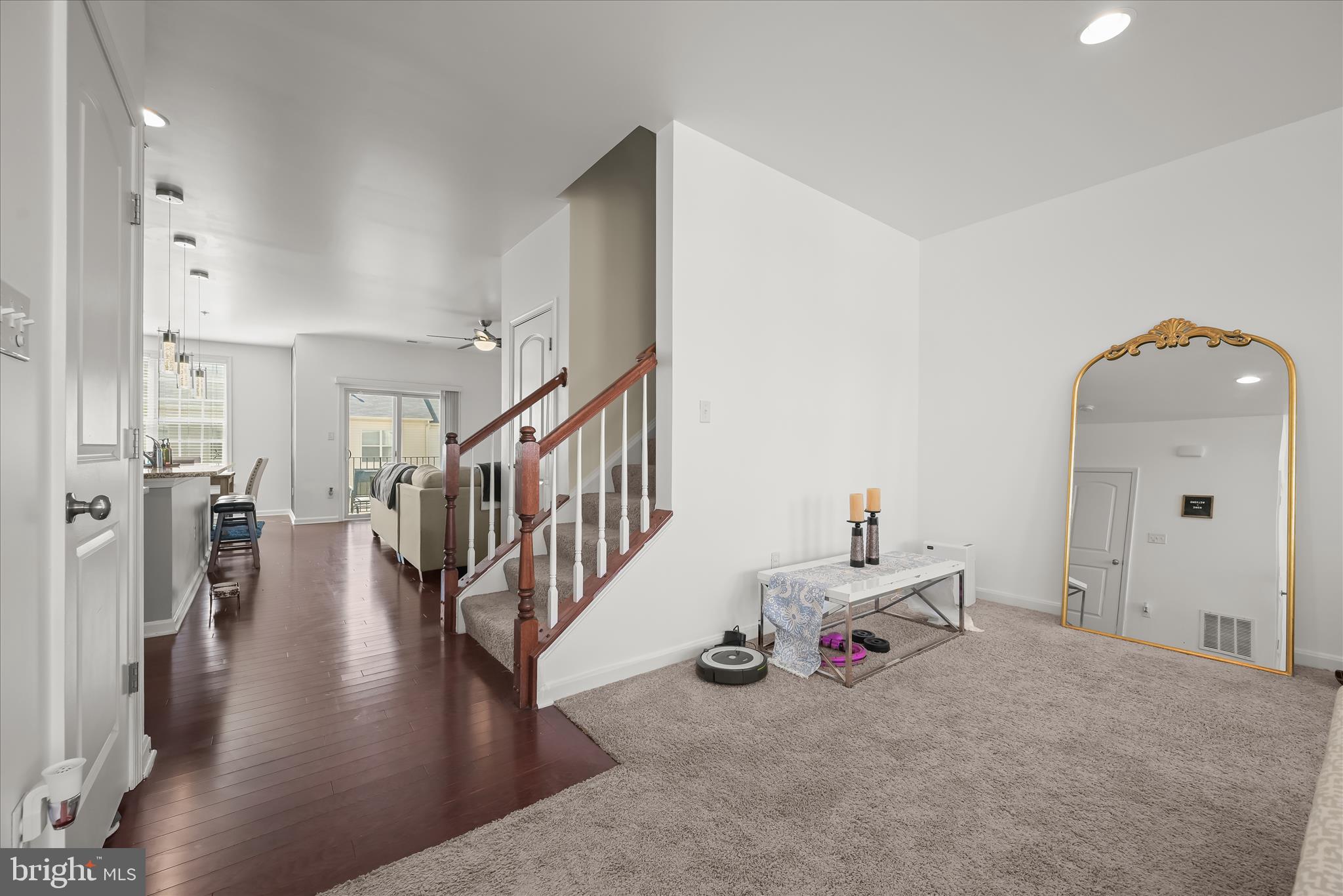 WOODMORE TOWNE CENTRE - Residential Lease