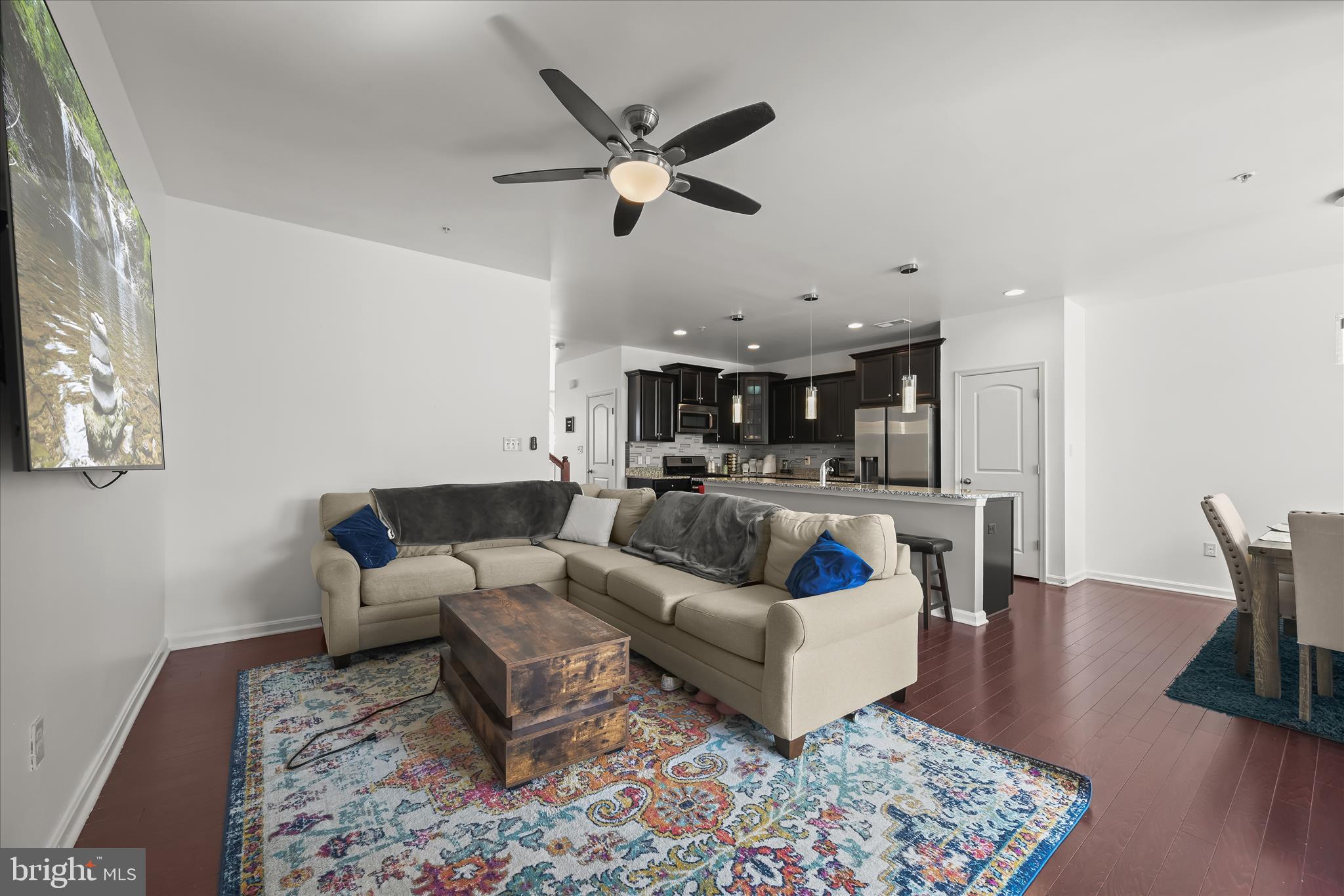 WOODMORE TOWNE CENTRE - Residential Lease