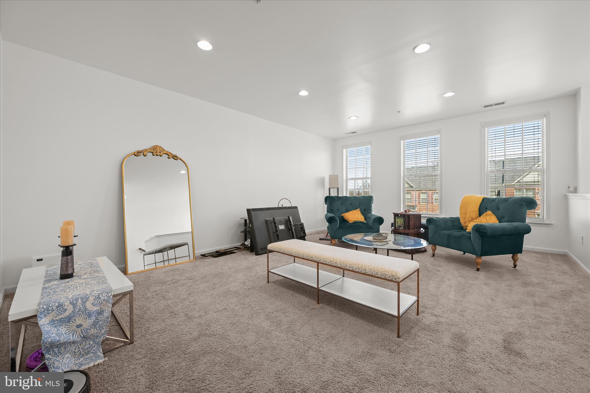 WOODMORE TOWNE CENTRE - Residential Lease