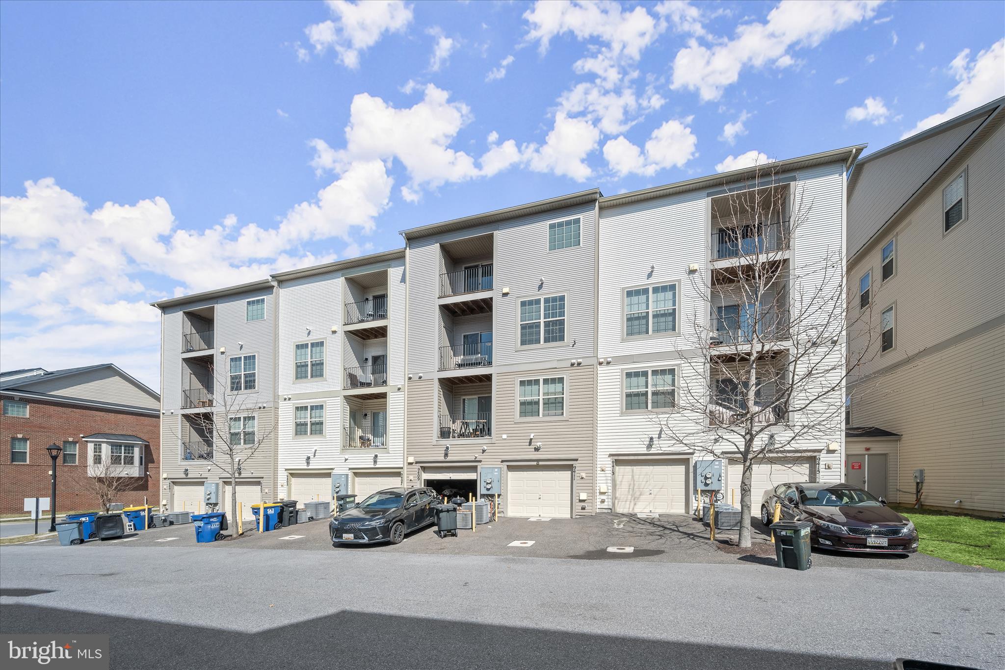 WOODMORE TOWNE CENTRE - Residential Lease