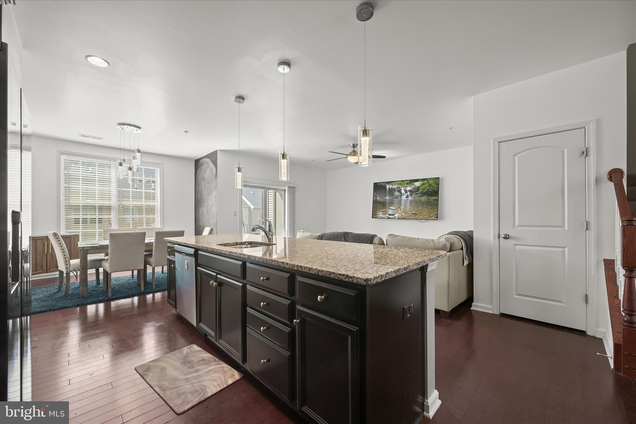 WOODMORE TOWNE CENTRE - Residential Lease