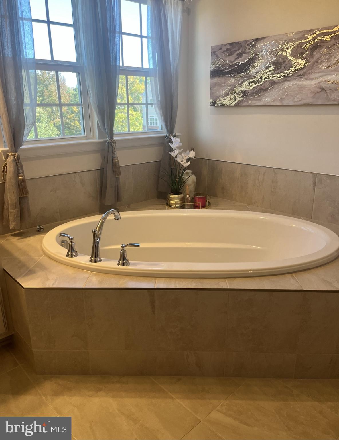 INDEPENDENCE SQUARE - Residential Lease