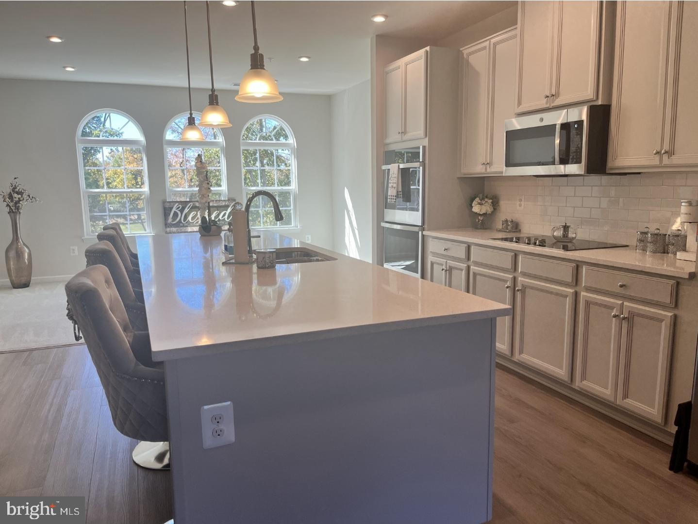 INDEPENDENCE SQUARE - Residential Lease