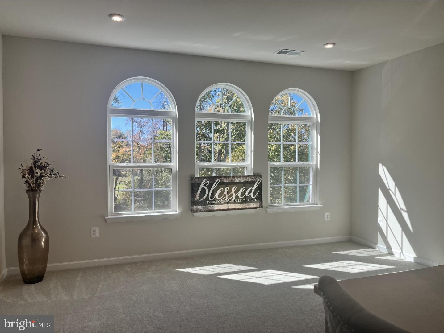 INDEPENDENCE SQUARE - Residential Lease