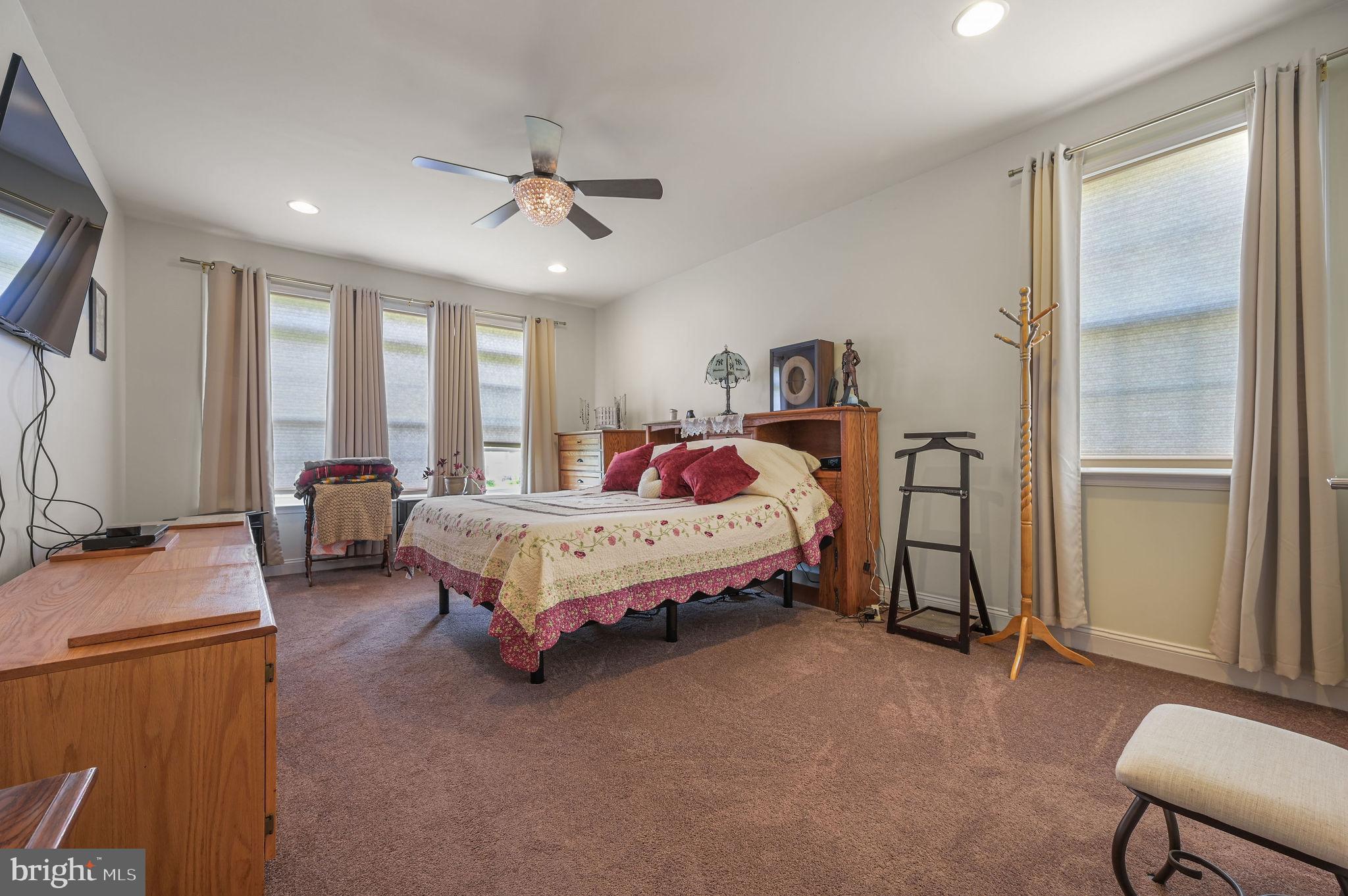 ESTS AT WEST SHORE - Residential