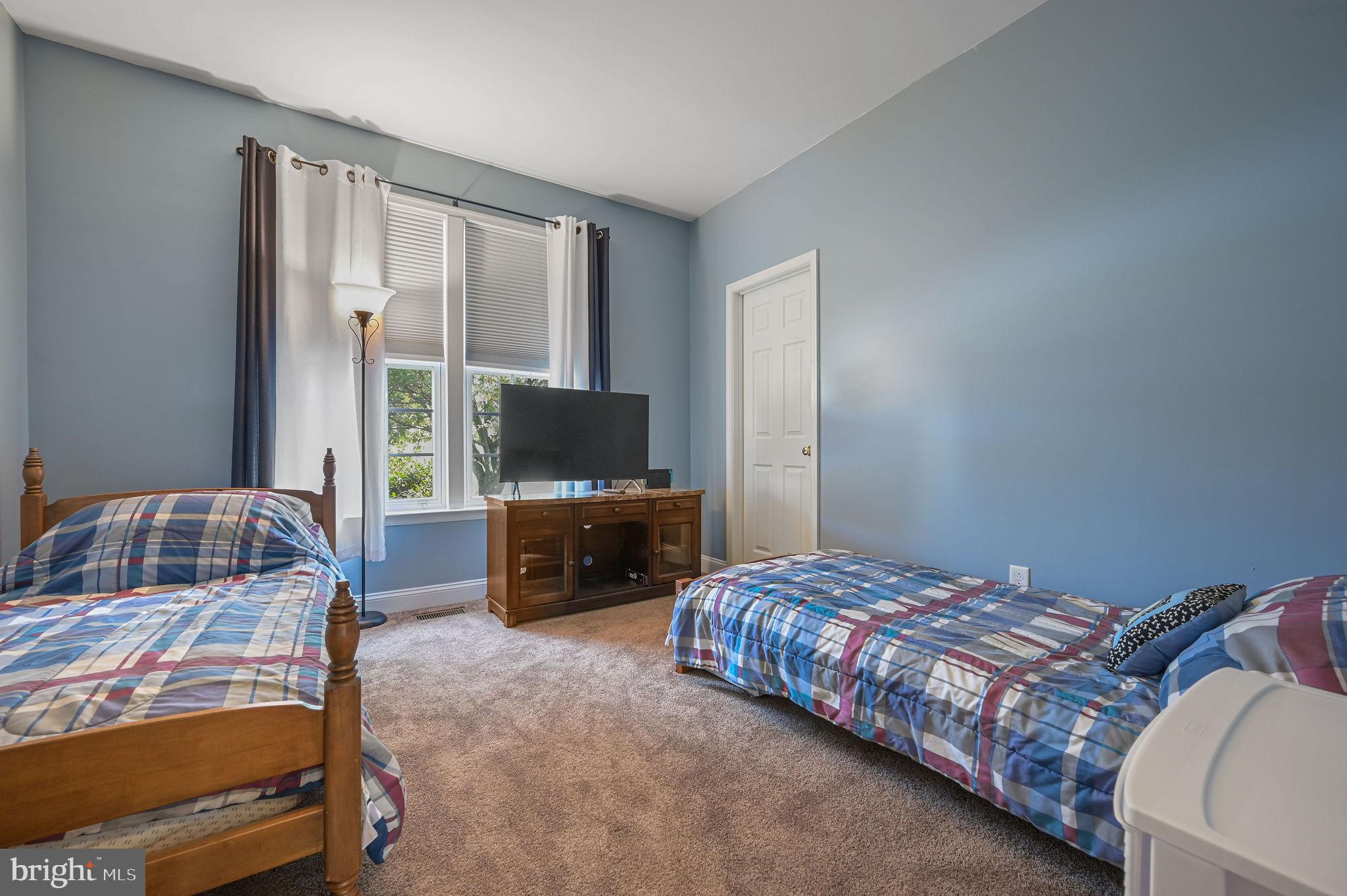 ESTS AT WEST SHORE - Residential