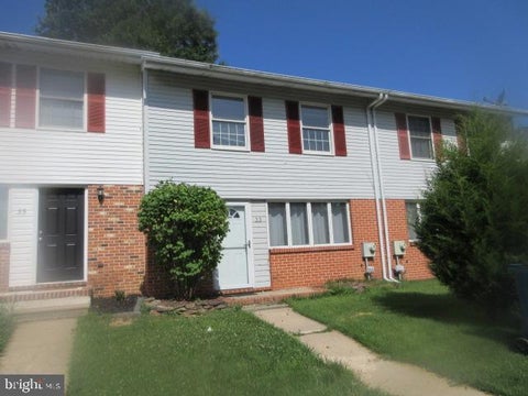 Townhouse For Sale - 33 Hatteras Court<br/> Cecil County, Elkton, MD 21921