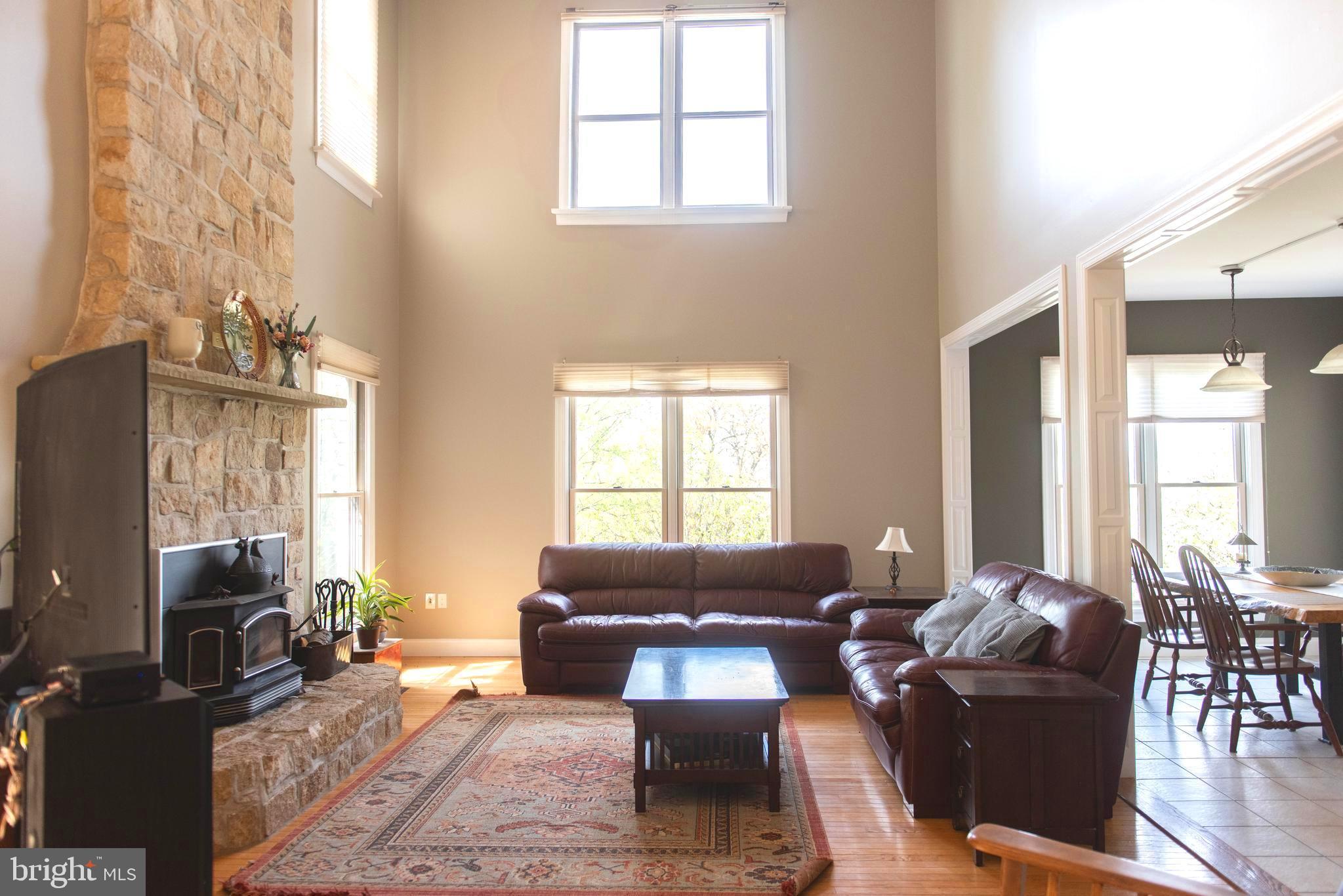 1039 FAIRDELL DRIVE