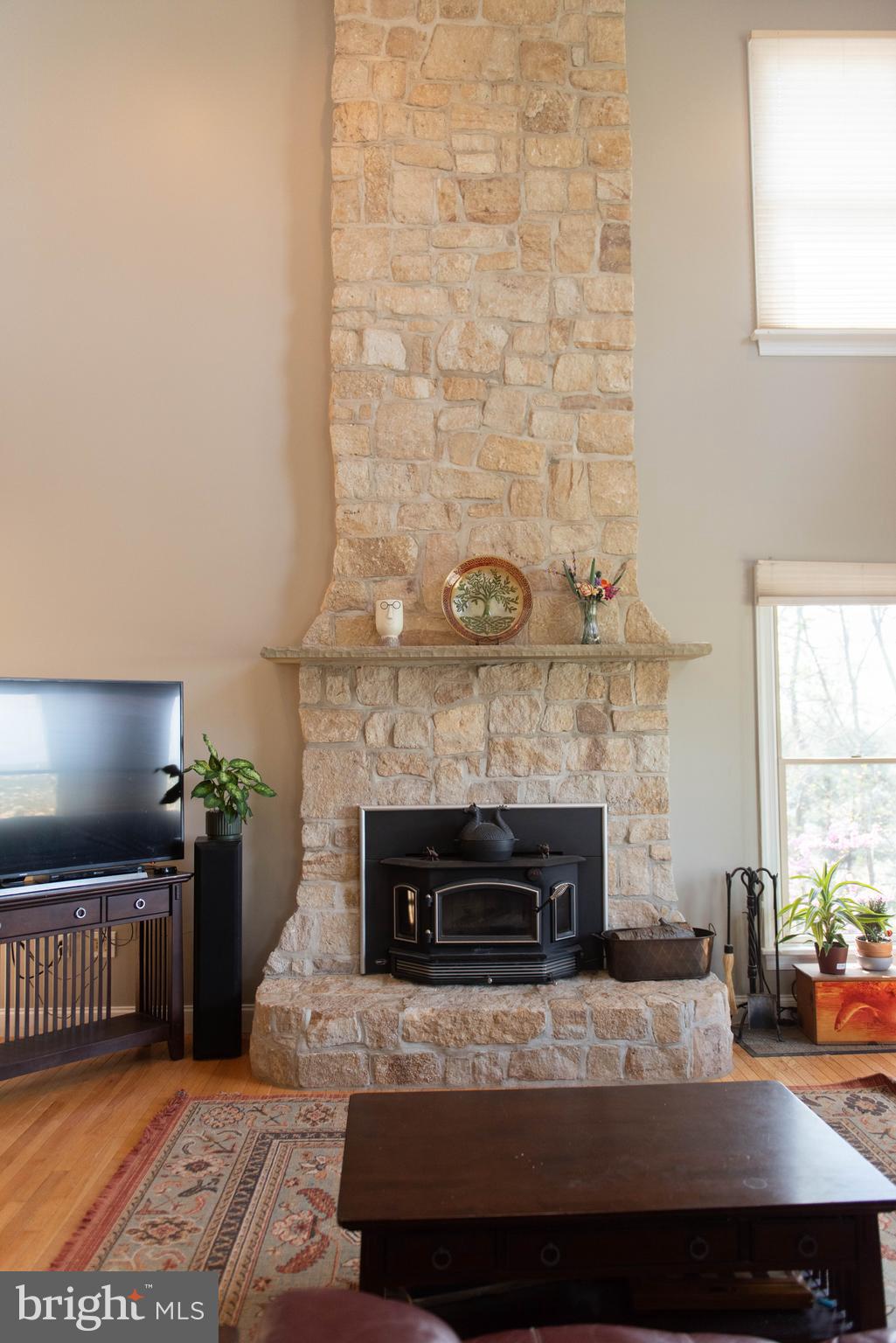 1039 FAIRDELL DRIVE