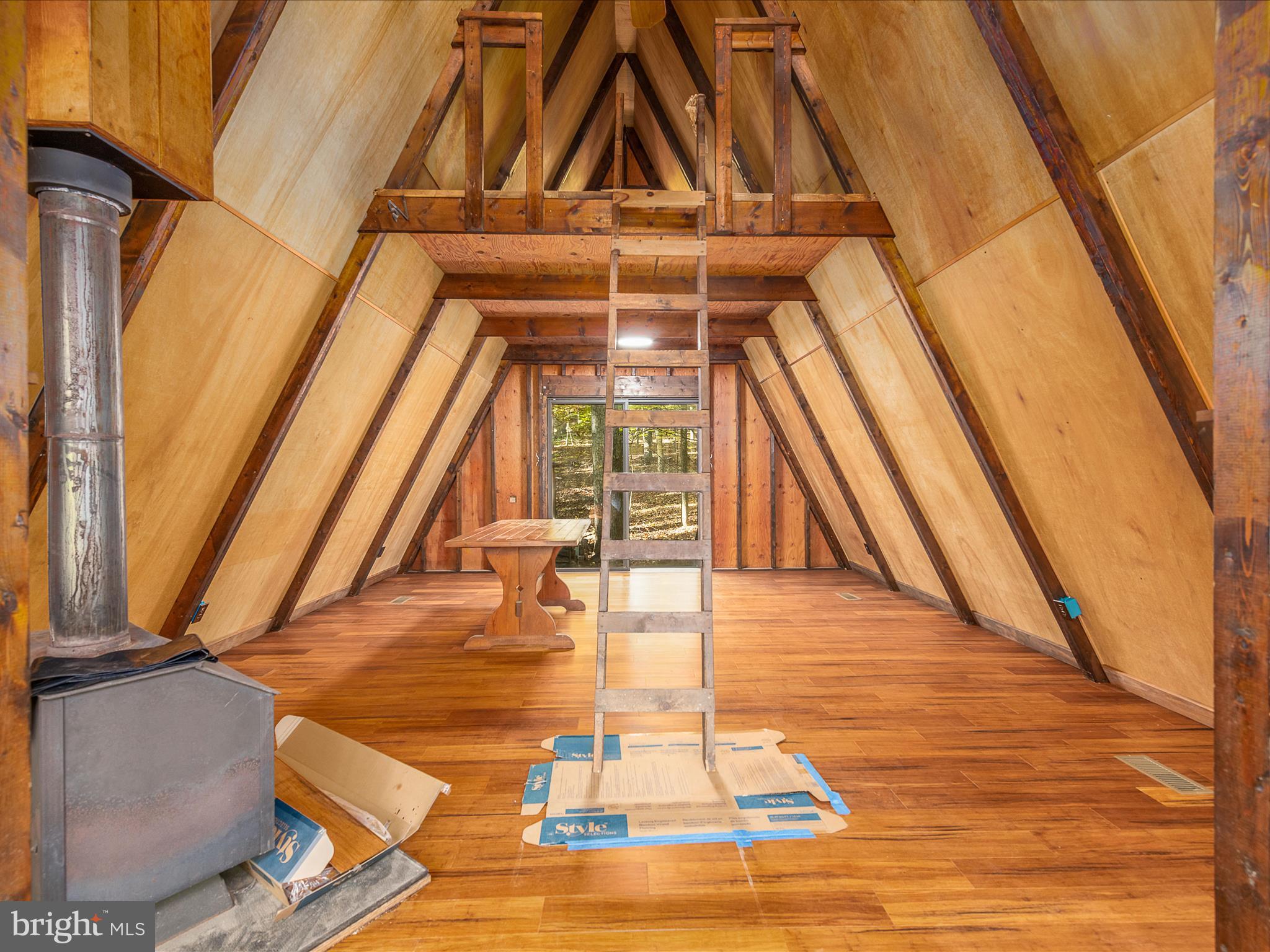 HAPPY VALLEY RETREAT - Residential