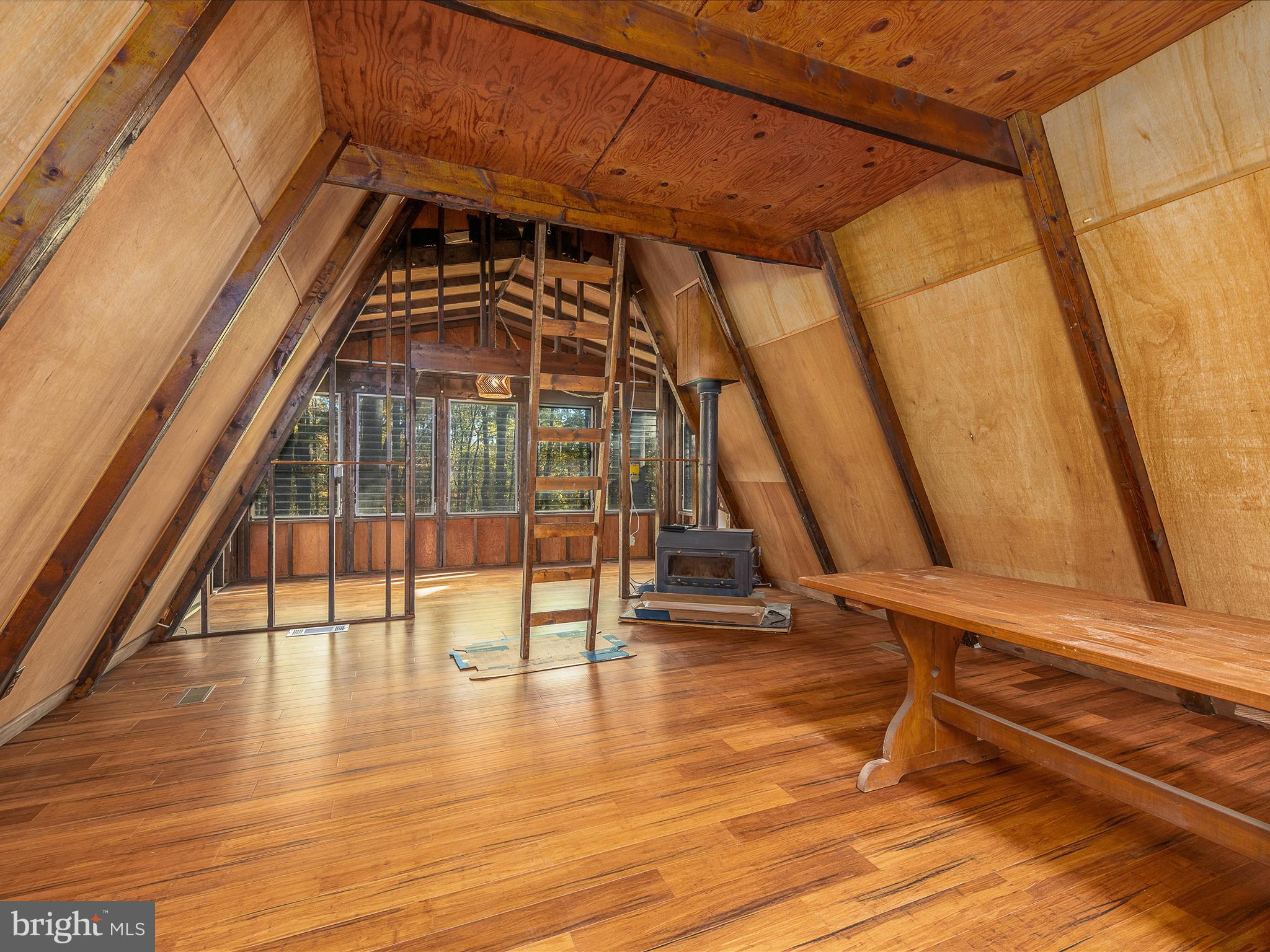 HAPPY VALLEY RETREAT - Residential