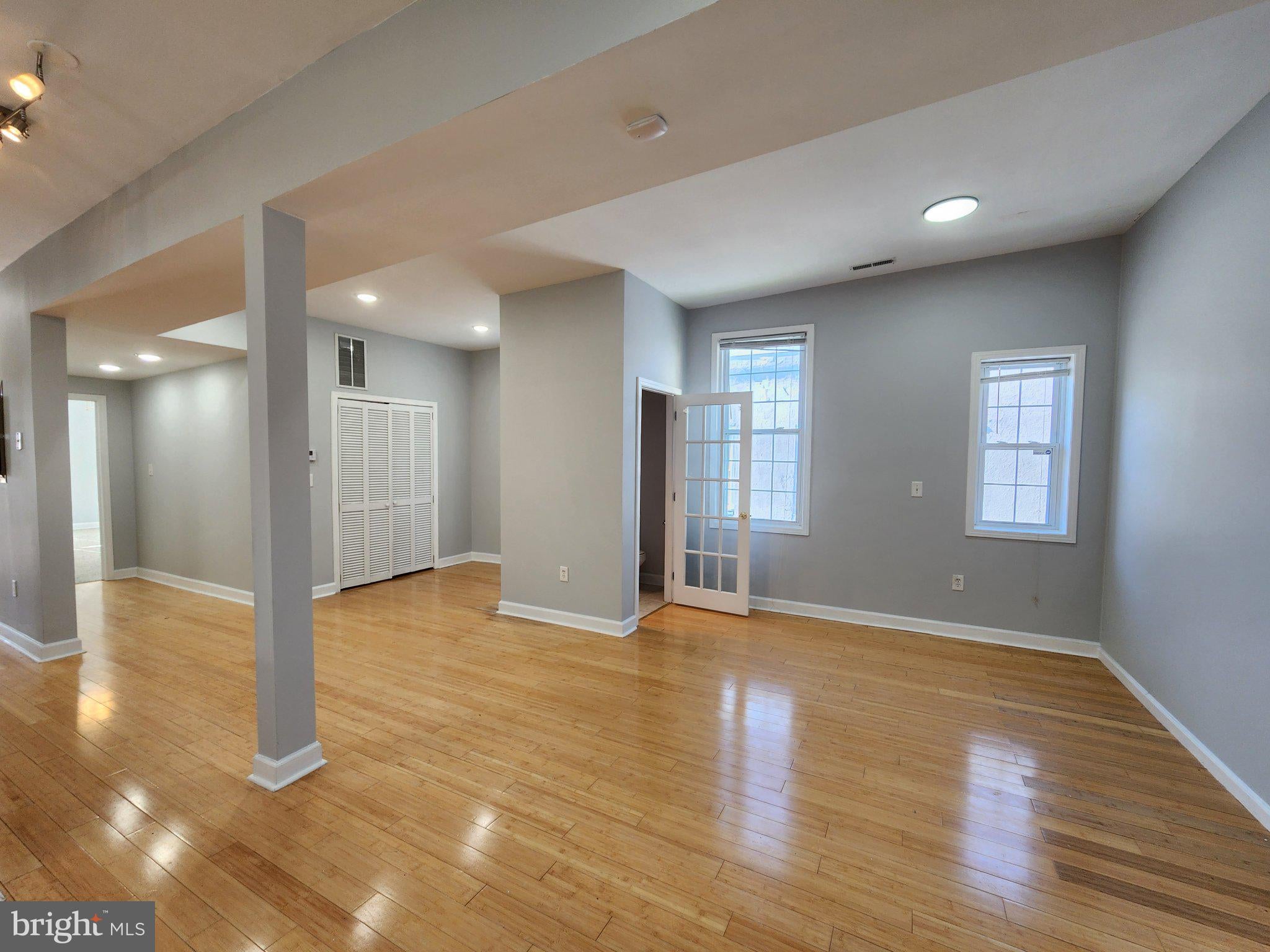 947 BROOKS LANE 4