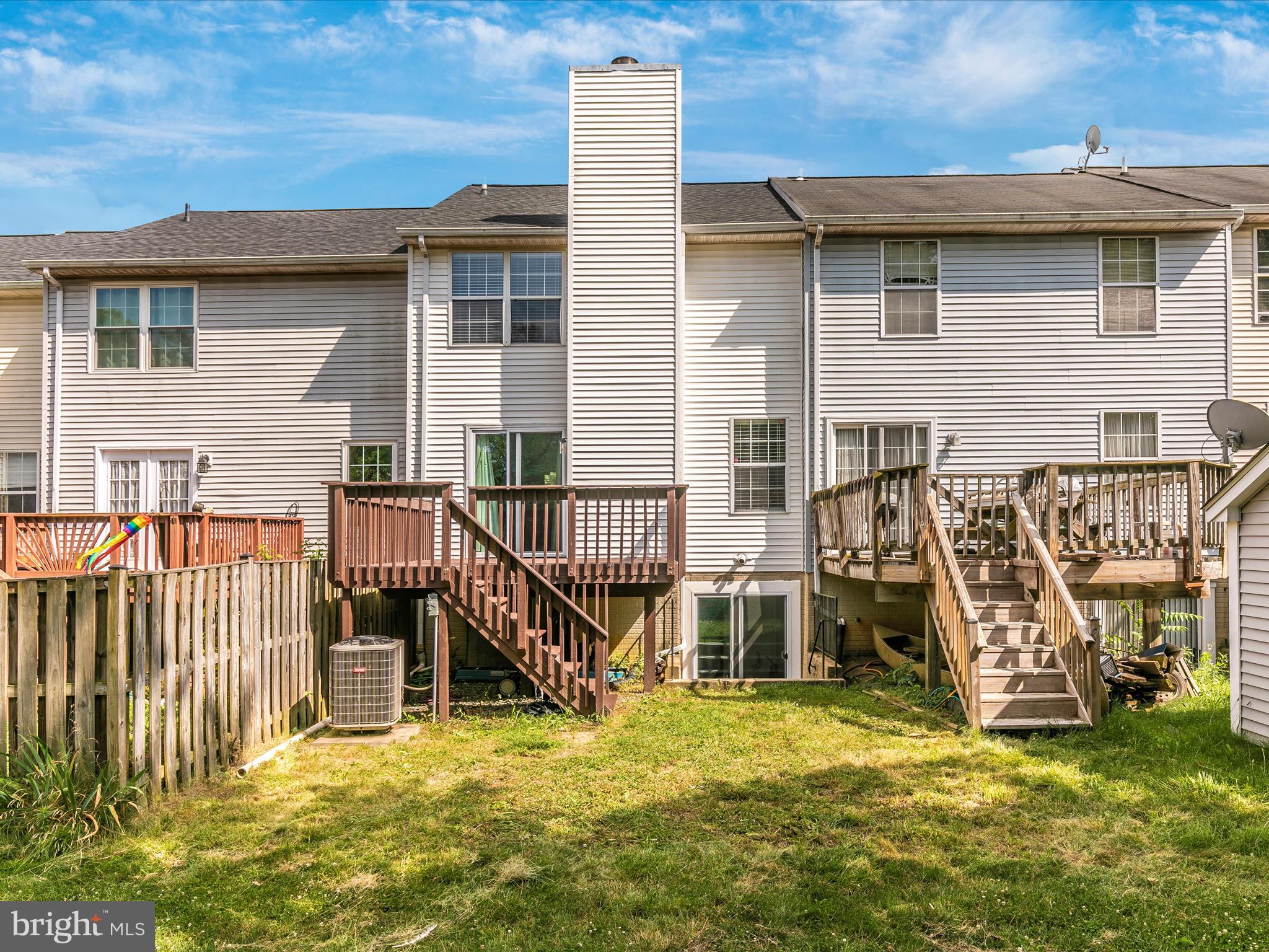 ROBIN MEADOWS - Residential