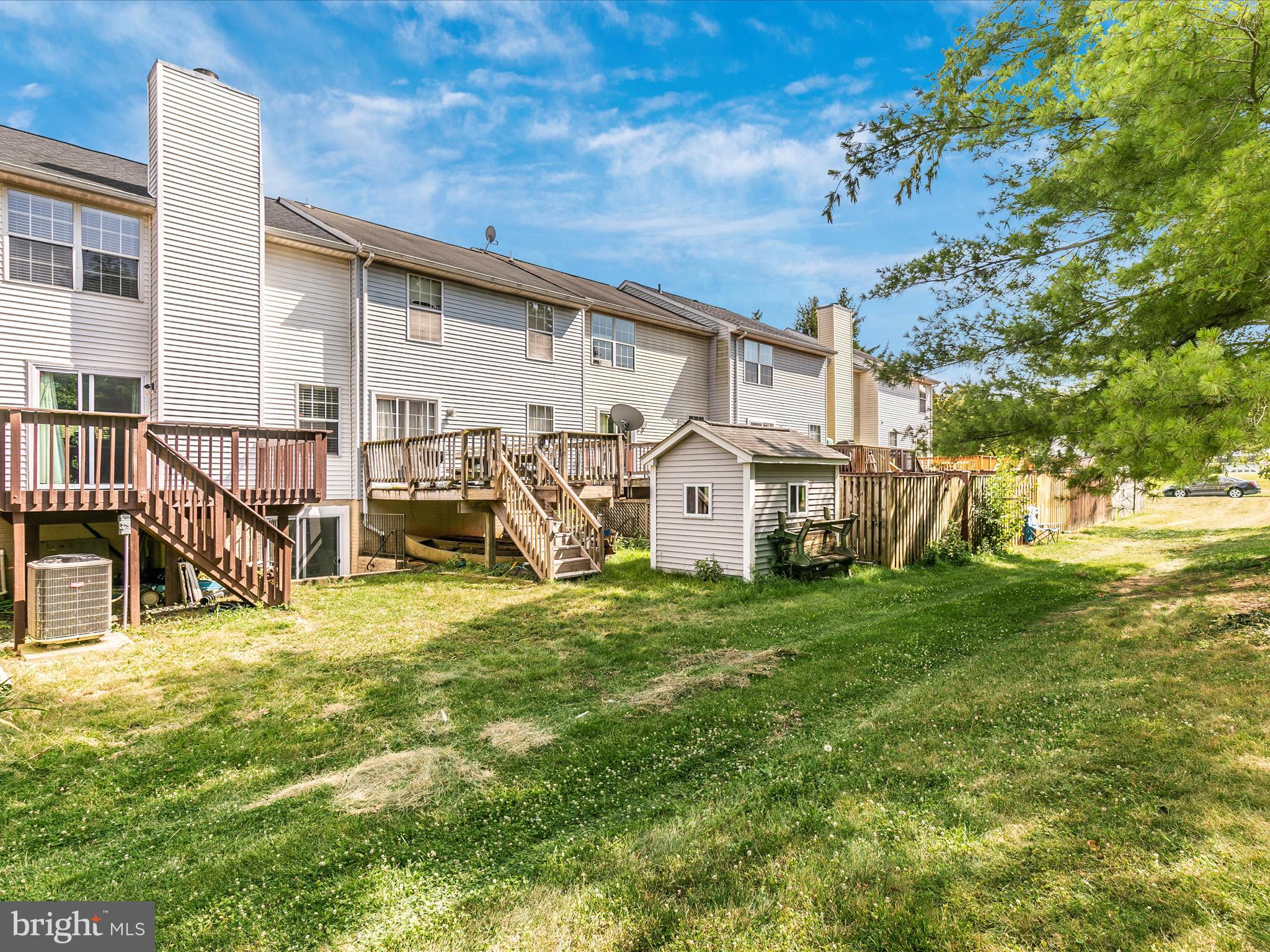 ROBIN MEADOWS - Residential