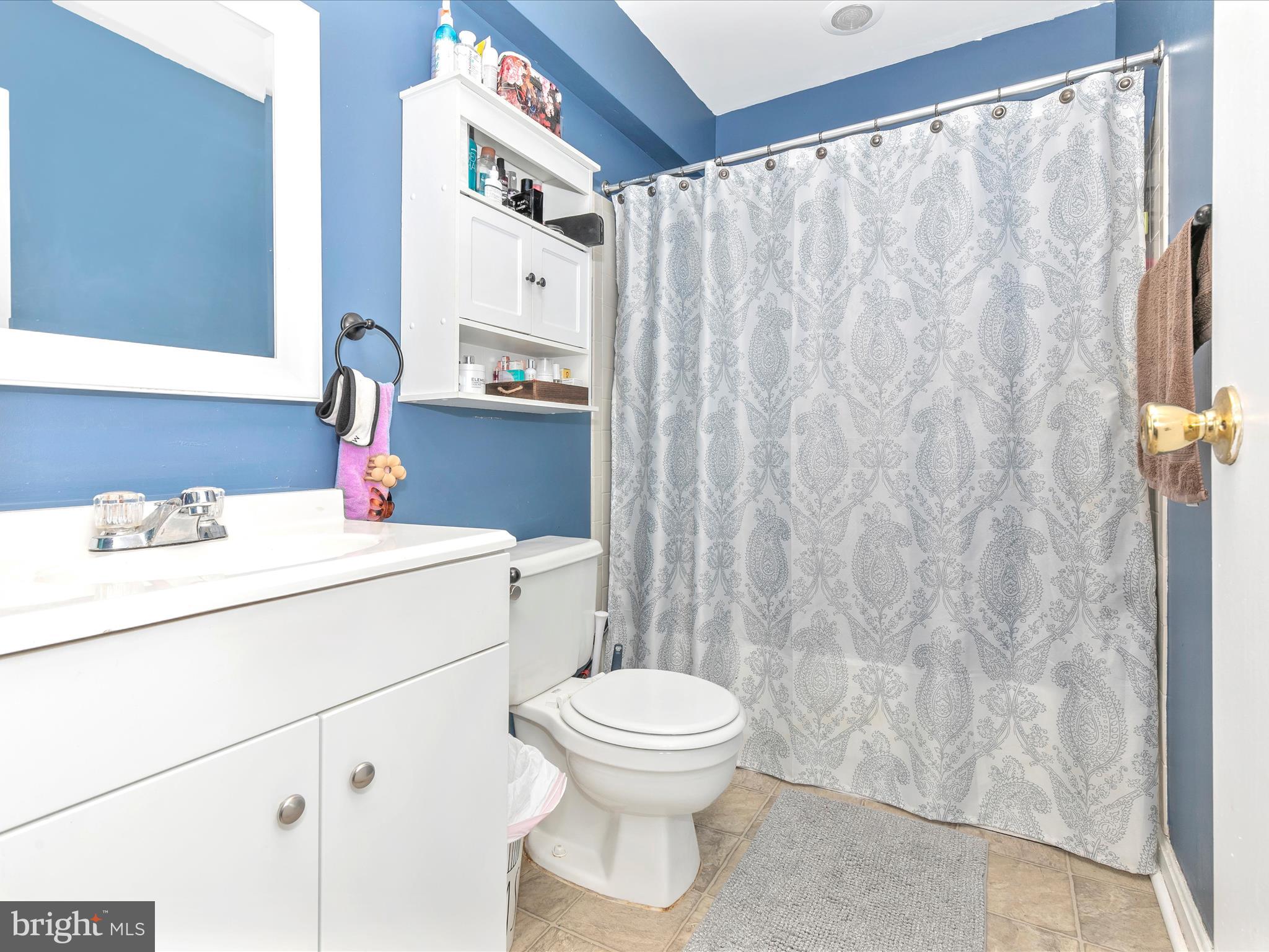 ROBIN MEADOWS - Residential