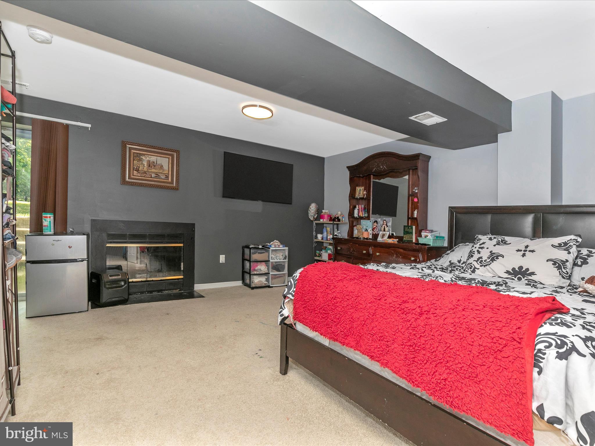 ROBIN MEADOWS - Residential