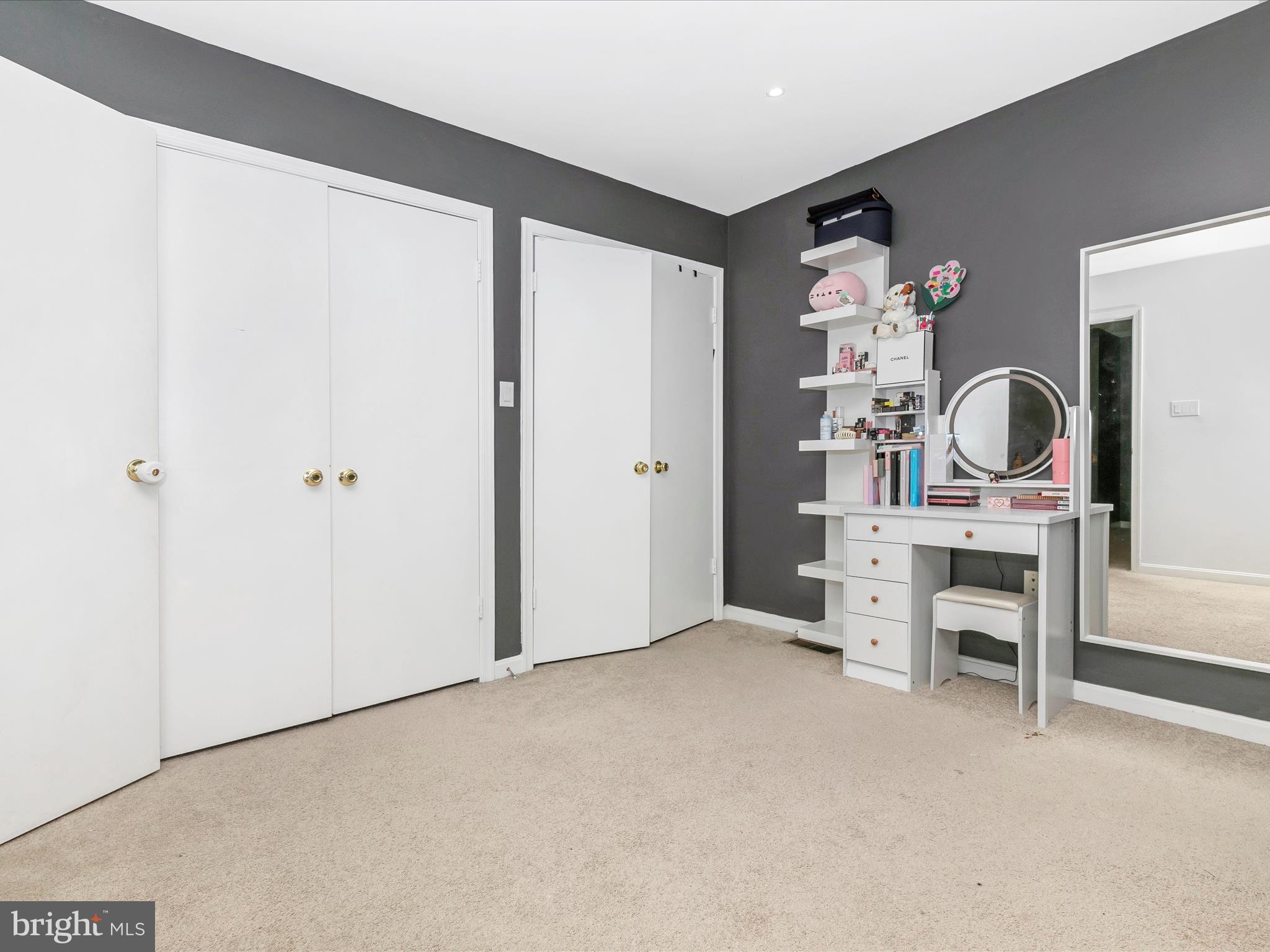 ROBIN MEADOWS - Residential