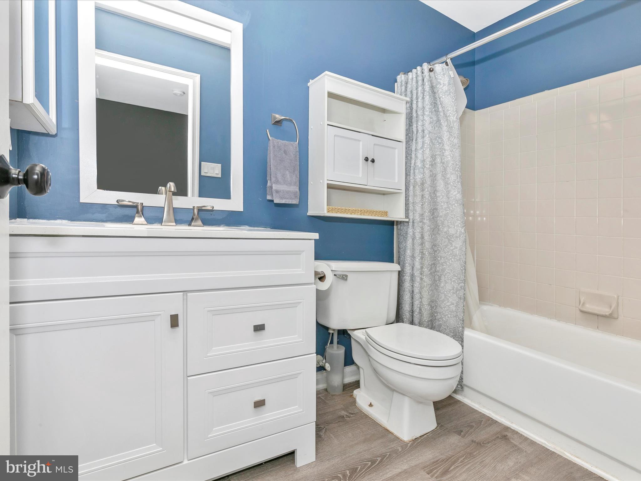 ROBIN MEADOWS - Residential