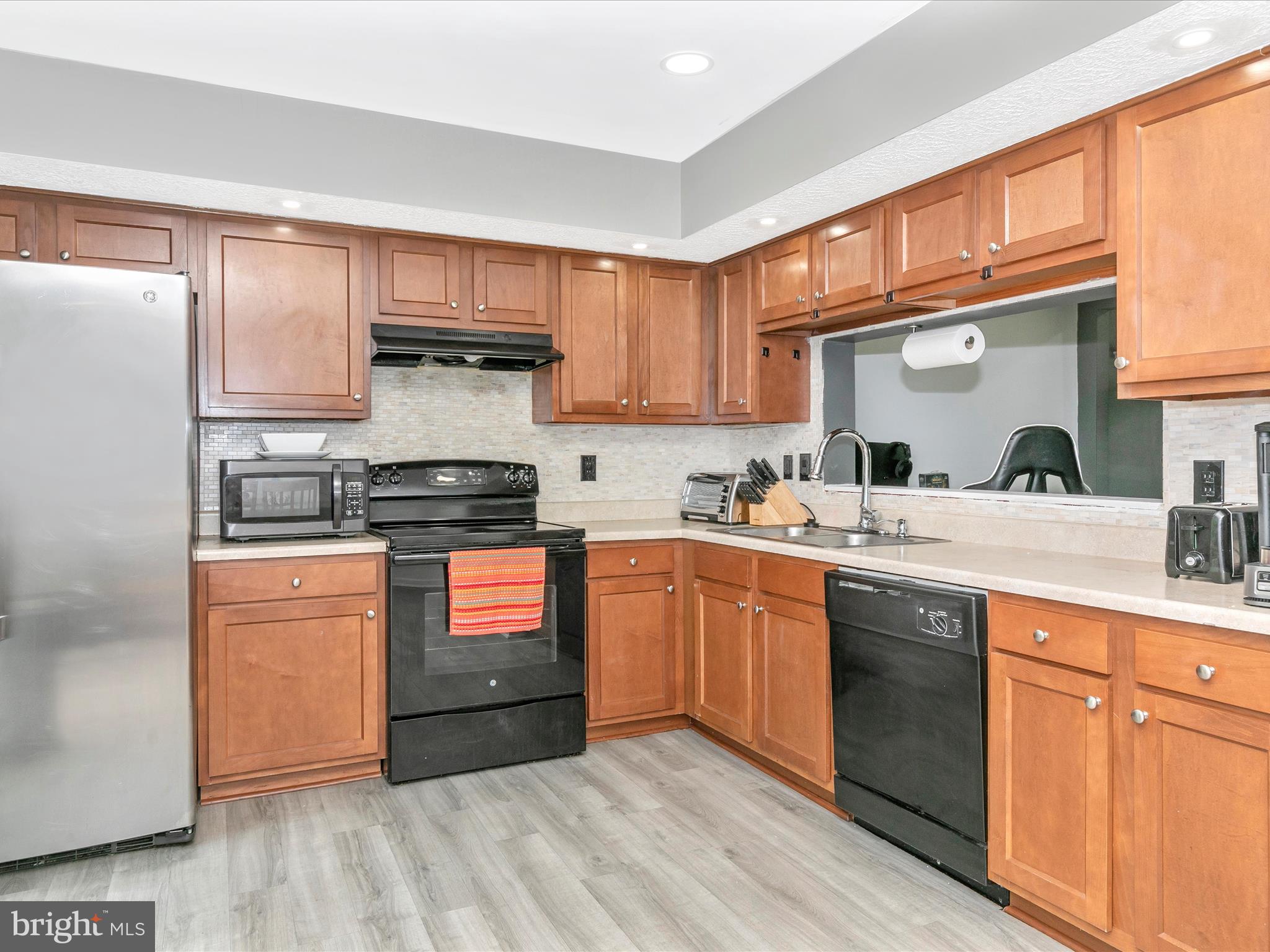 ROBIN MEADOWS - Residential