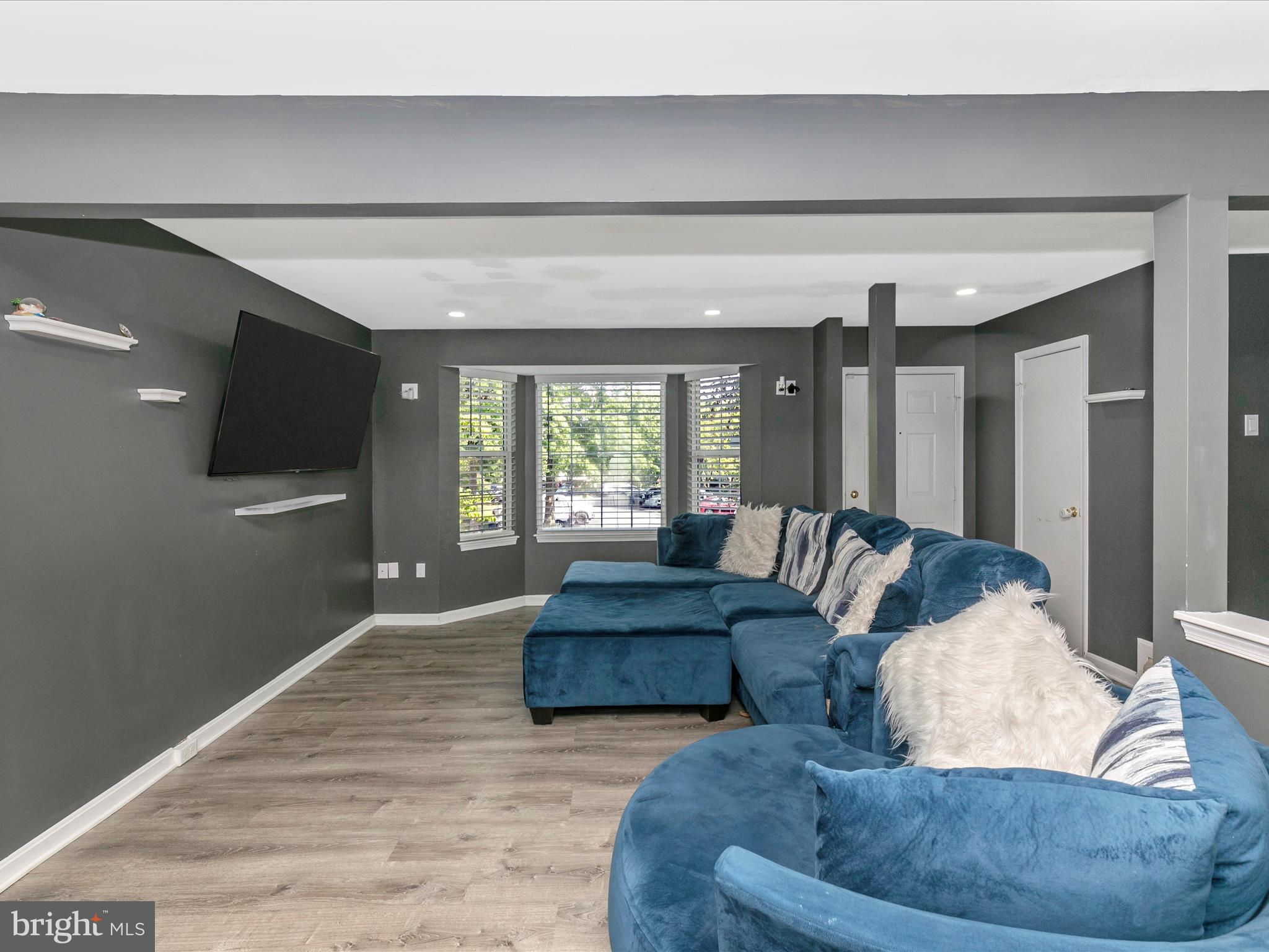 ROBIN MEADOWS - Residential